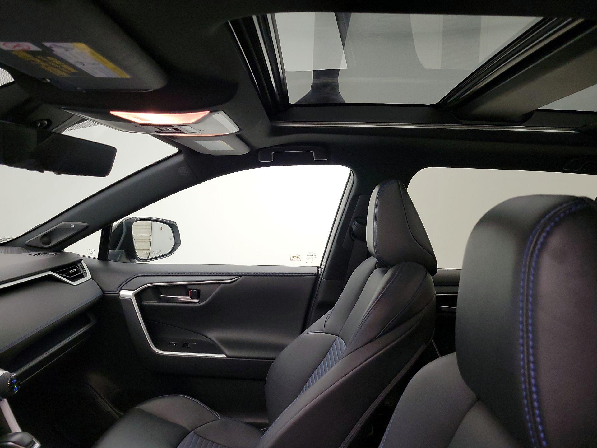 Thumbnail: 2021 Toyota RAV4 - 20