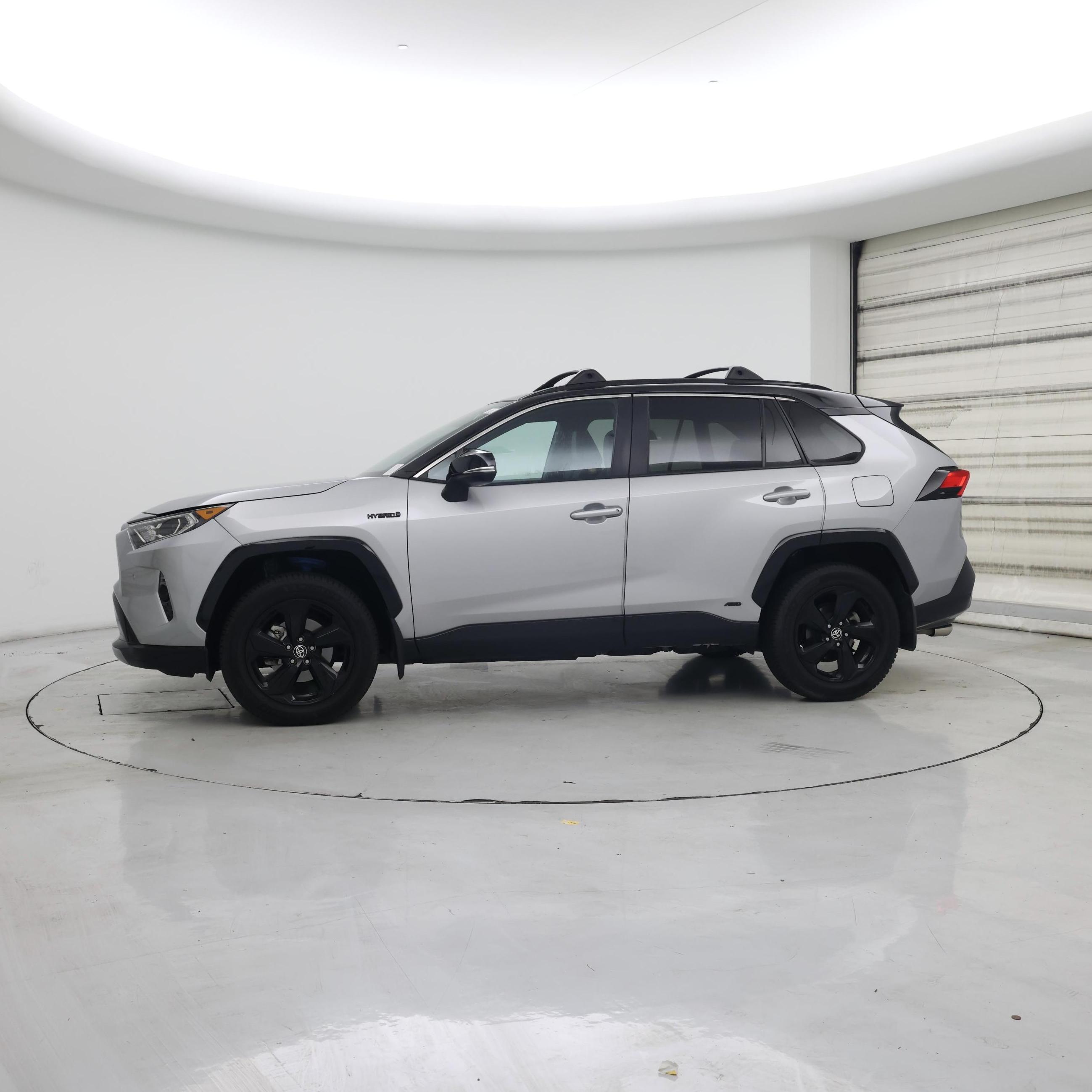 Thumbnail: 2021 Toyota RAV4 - 3