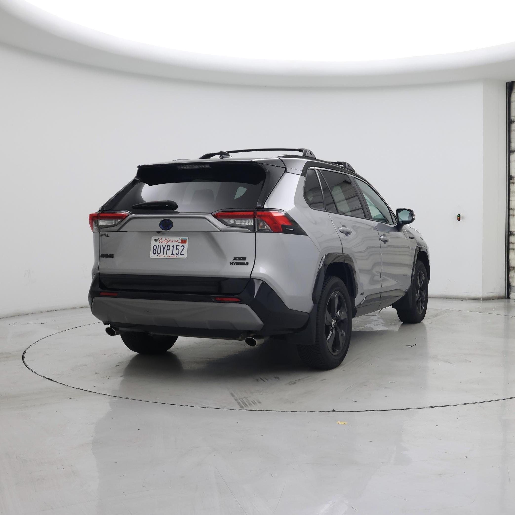 Thumbnail: 2021 Toyota RAV4 - 8
