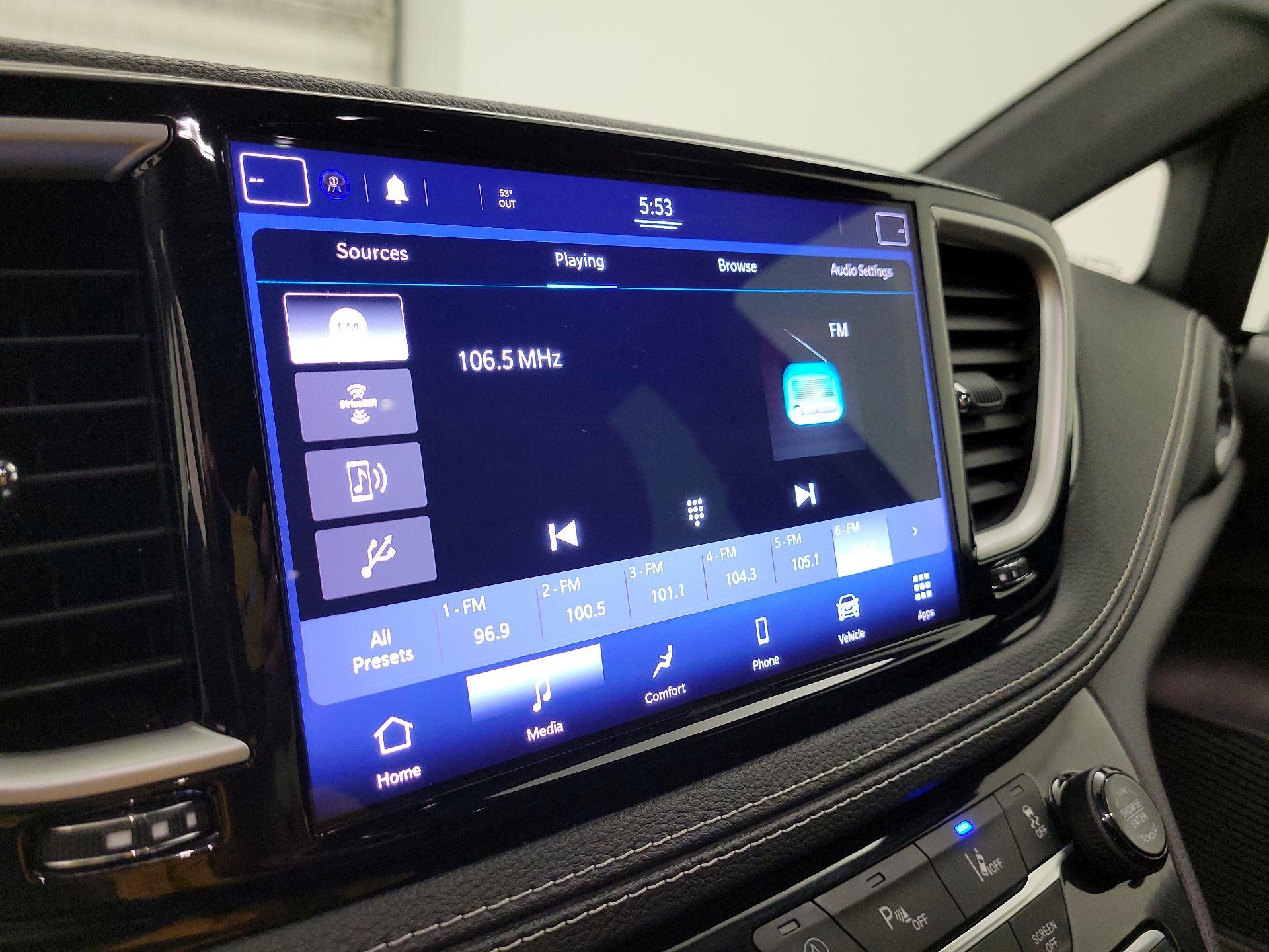 Thumbnail: 2021 Chrysler Pacifica - 15