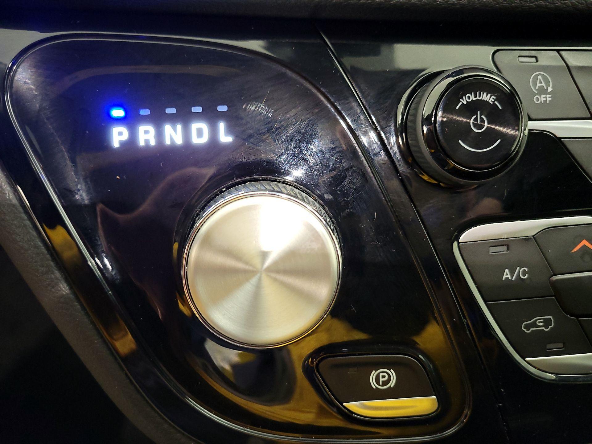 Thumbnail: 2021 Chrysler Pacifica - 17