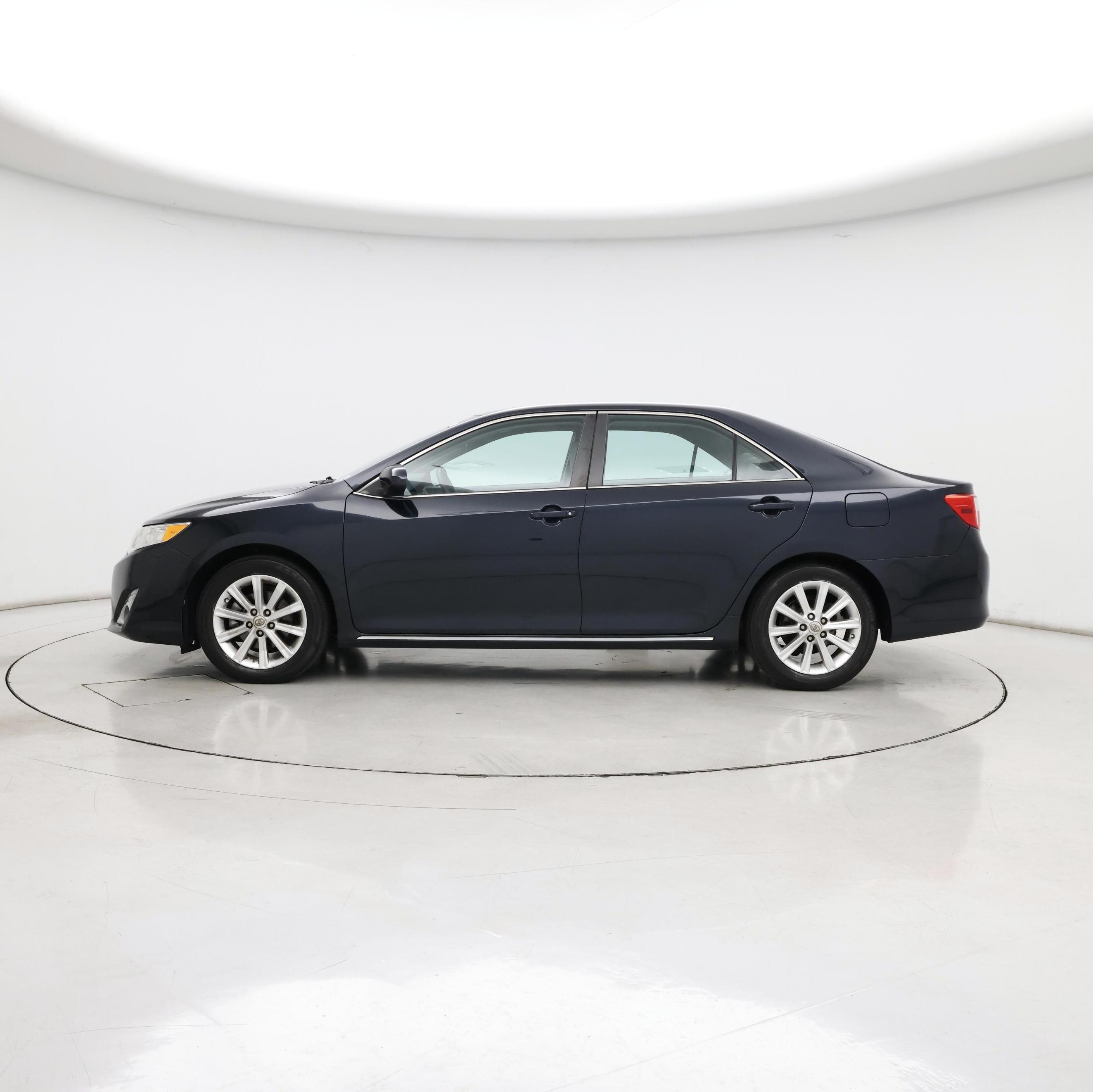 Thumbnail: 2014 Toyota Camry - 3