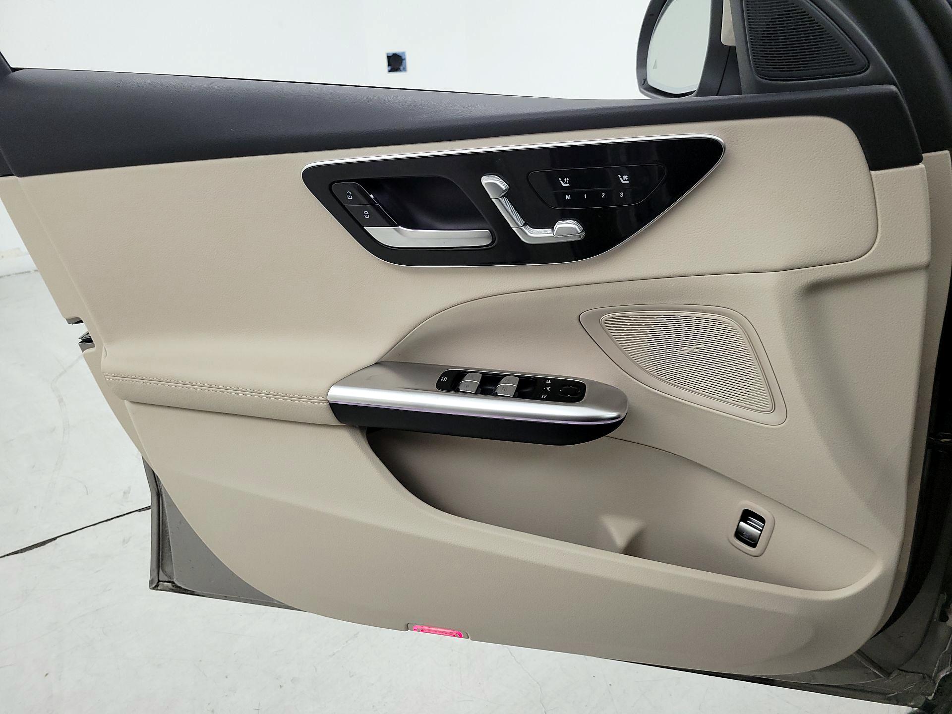 Thumbnail: 2022 Mercedes-Benz C-Class - 12