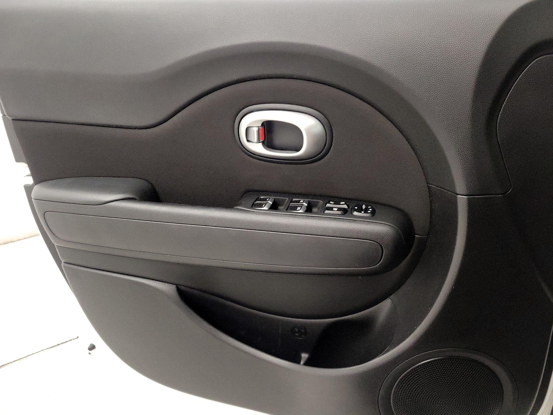 Thumbnail: 2018 Kia Soul - 12