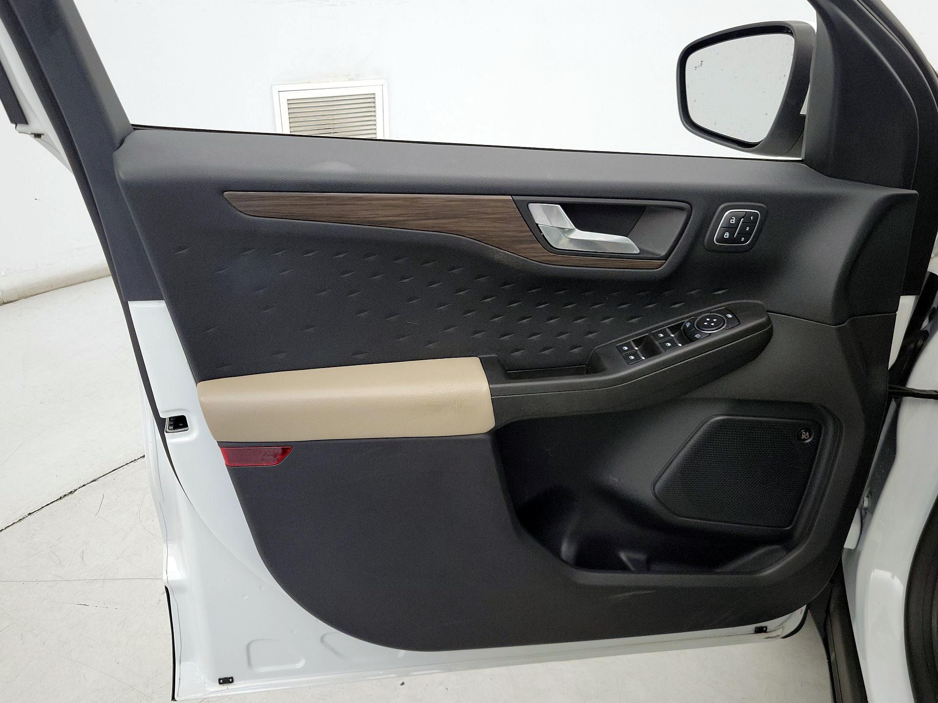 Thumbnail: 2020 Ford Escape - 12