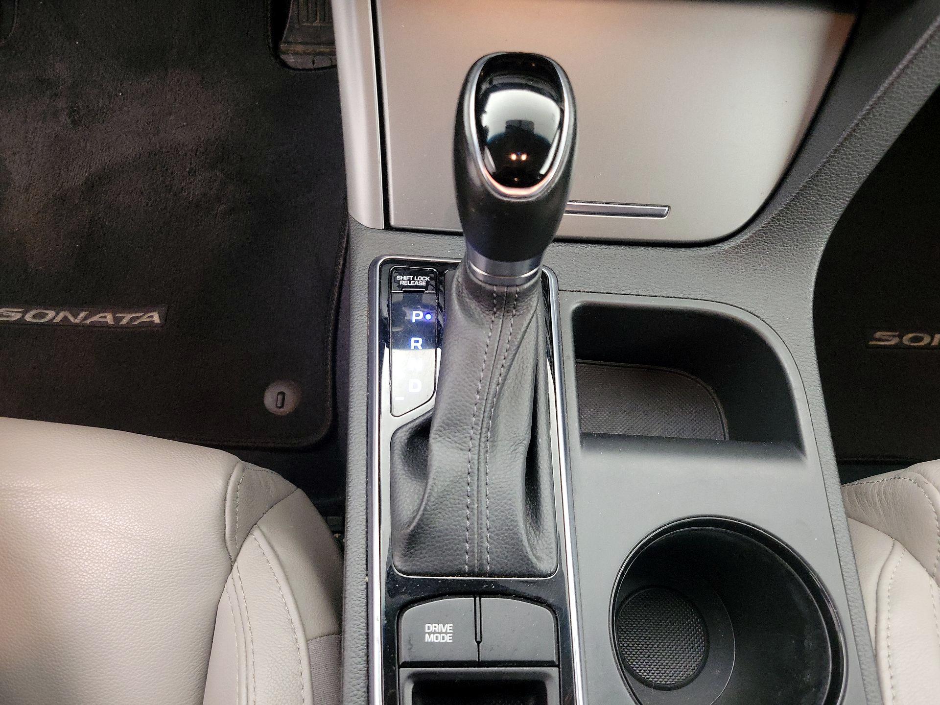 Thumbnail: 2015 Hyundai Sonata - 18