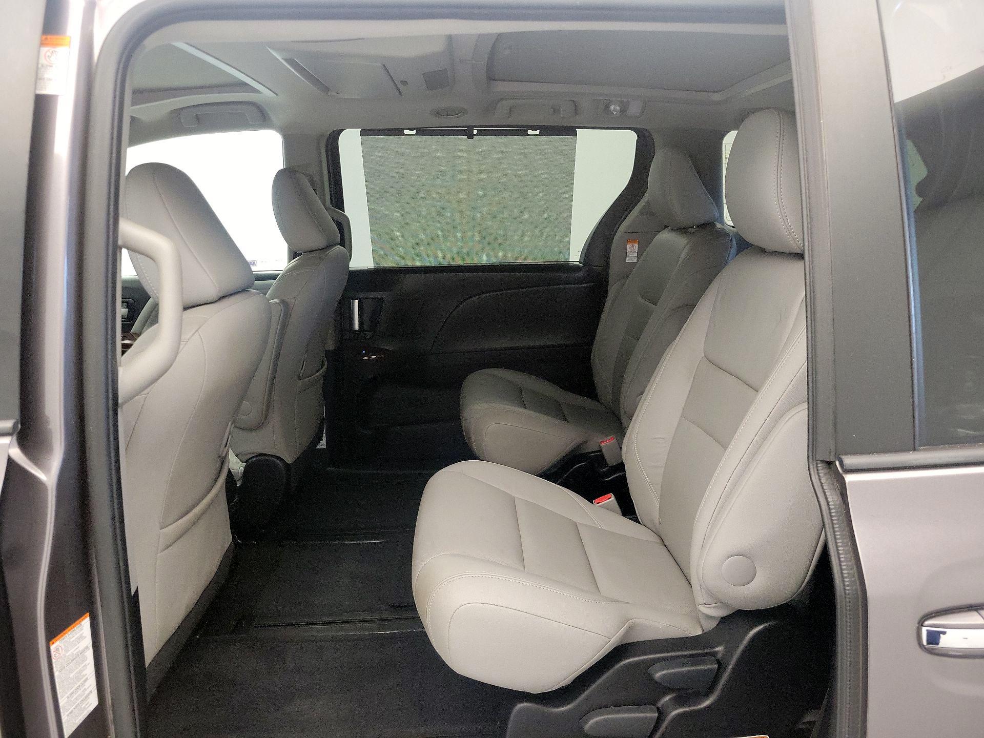 Thumbnail: 2015 Toyota Sienna - 20