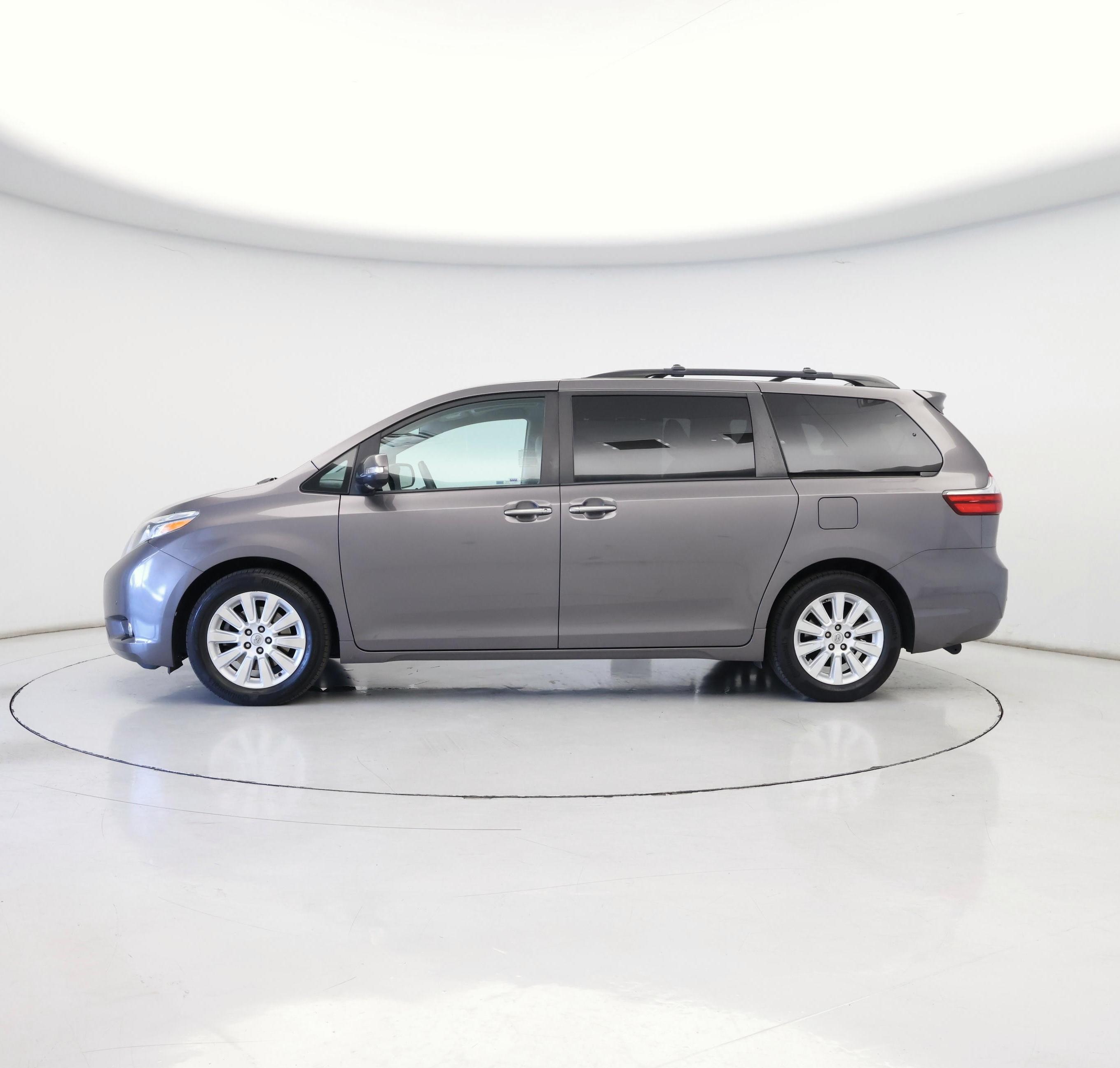 Thumbnail: 2015 Toyota Sienna - 3