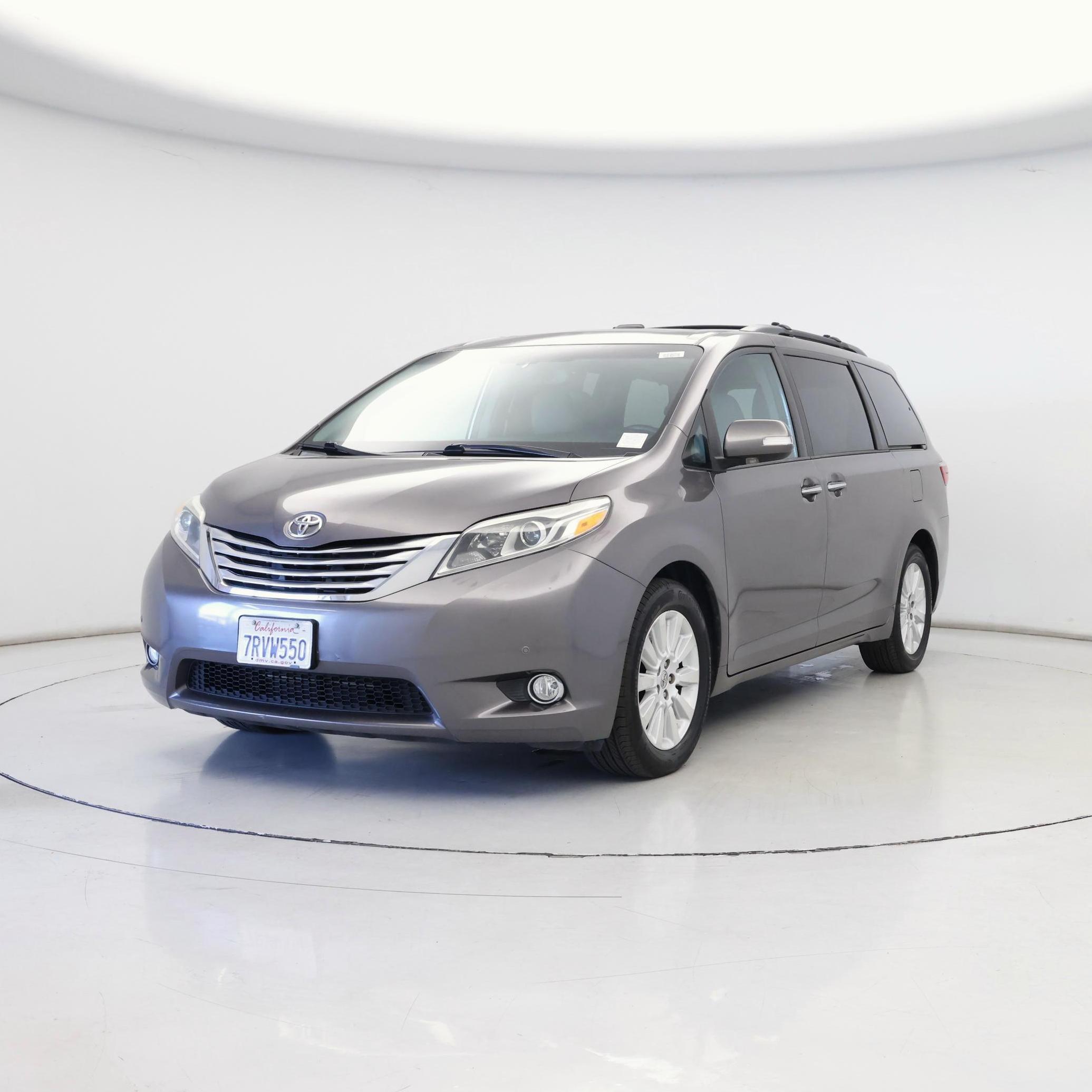 Thumbnail: 2015 Toyota Sienna - 4