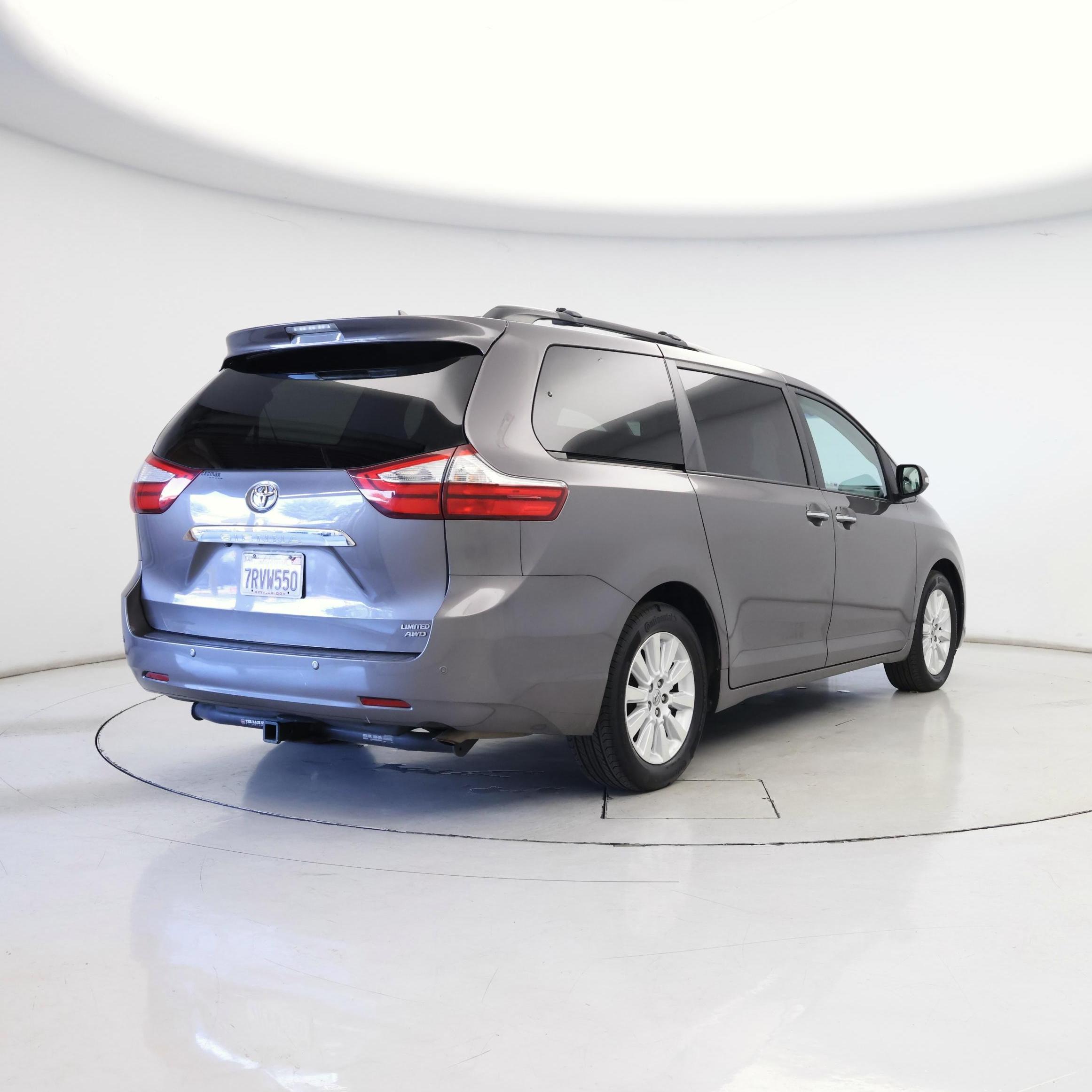 Thumbnail: 2015 Toyota Sienna - 8