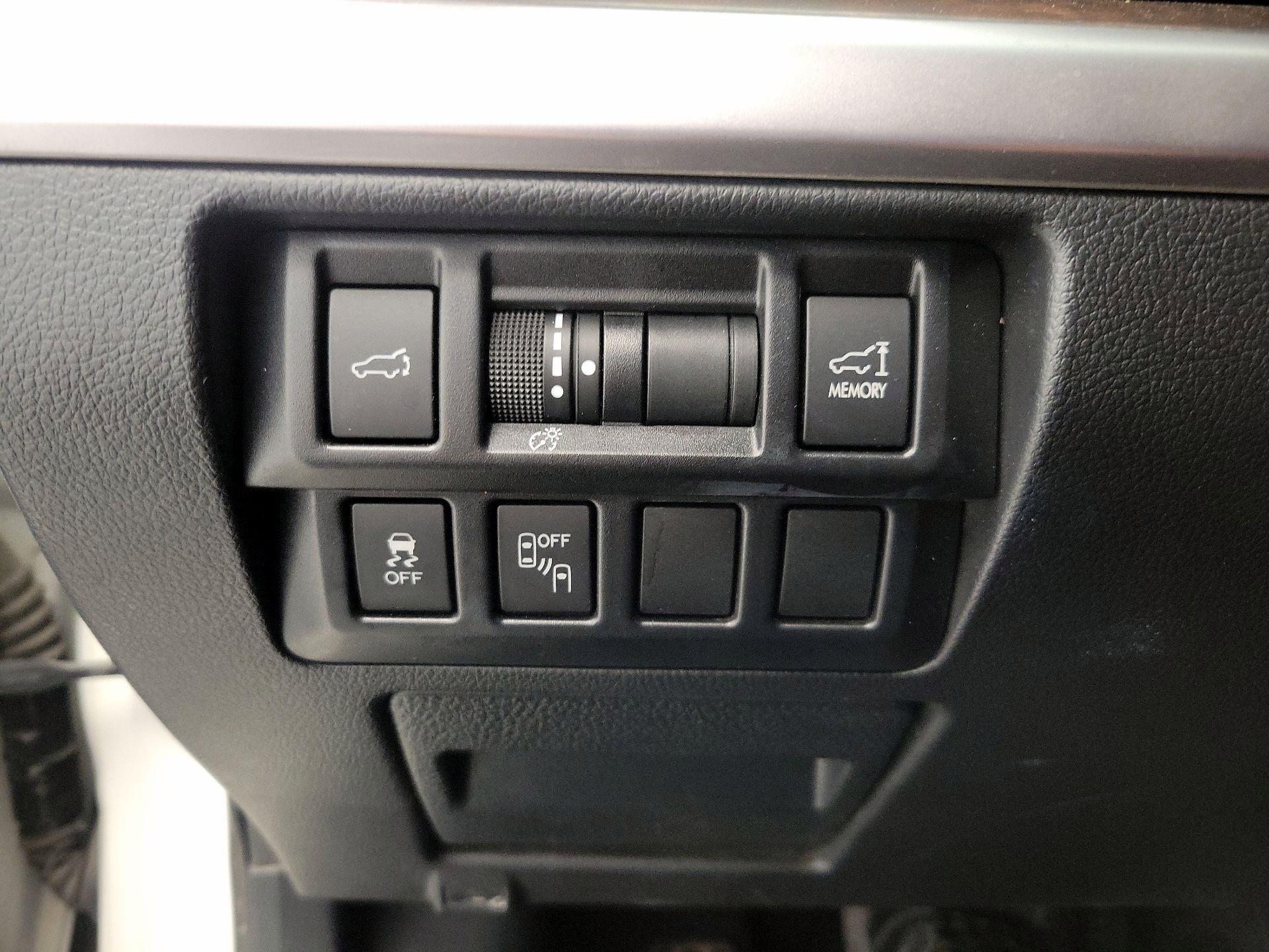 Thumbnail: 2015 Subaru Outback - 13