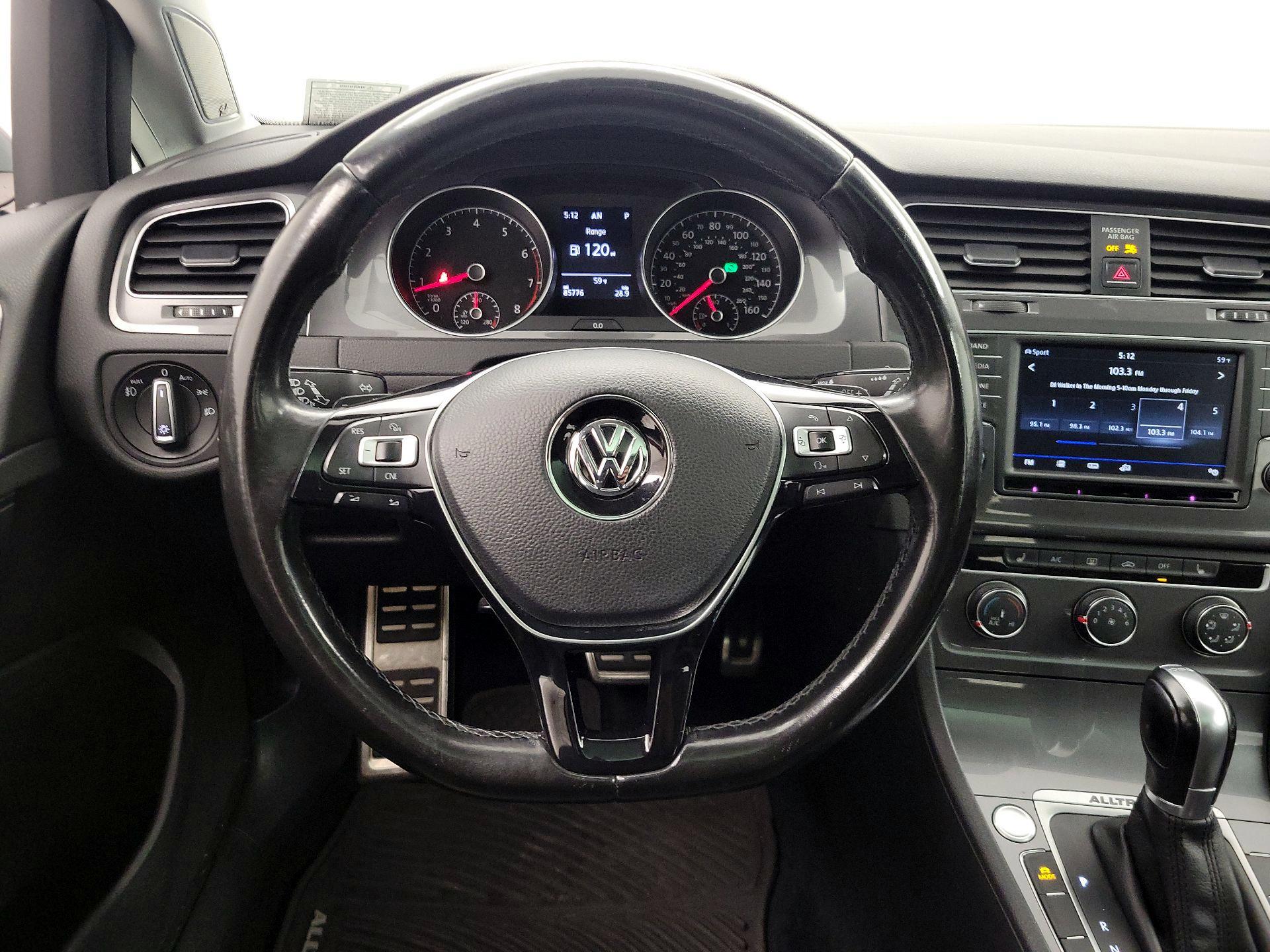 Thumbnail: 2017 Volkswagen Golf - 10