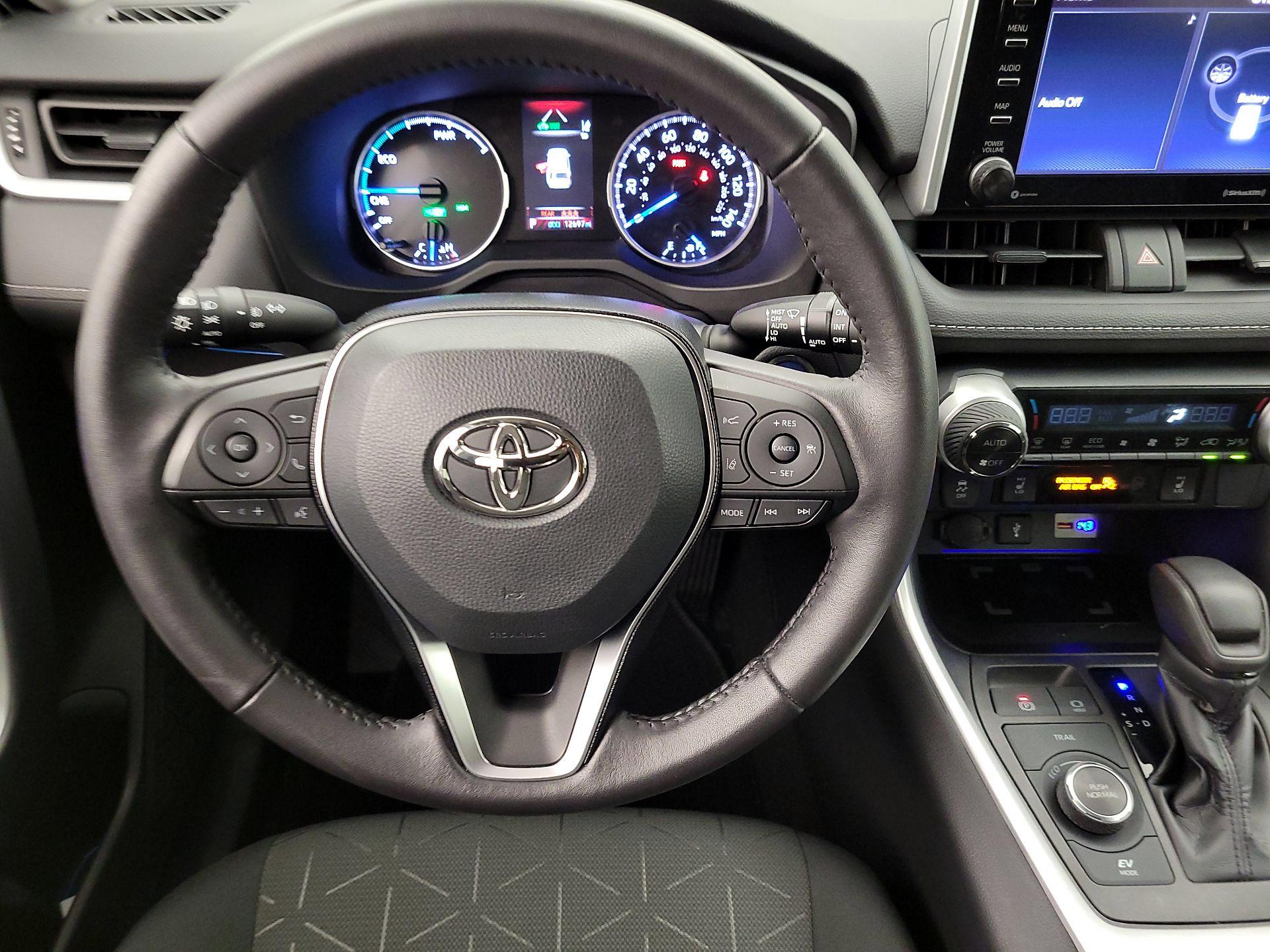 Thumbnail: 2021 Toyota RAV4 - 10