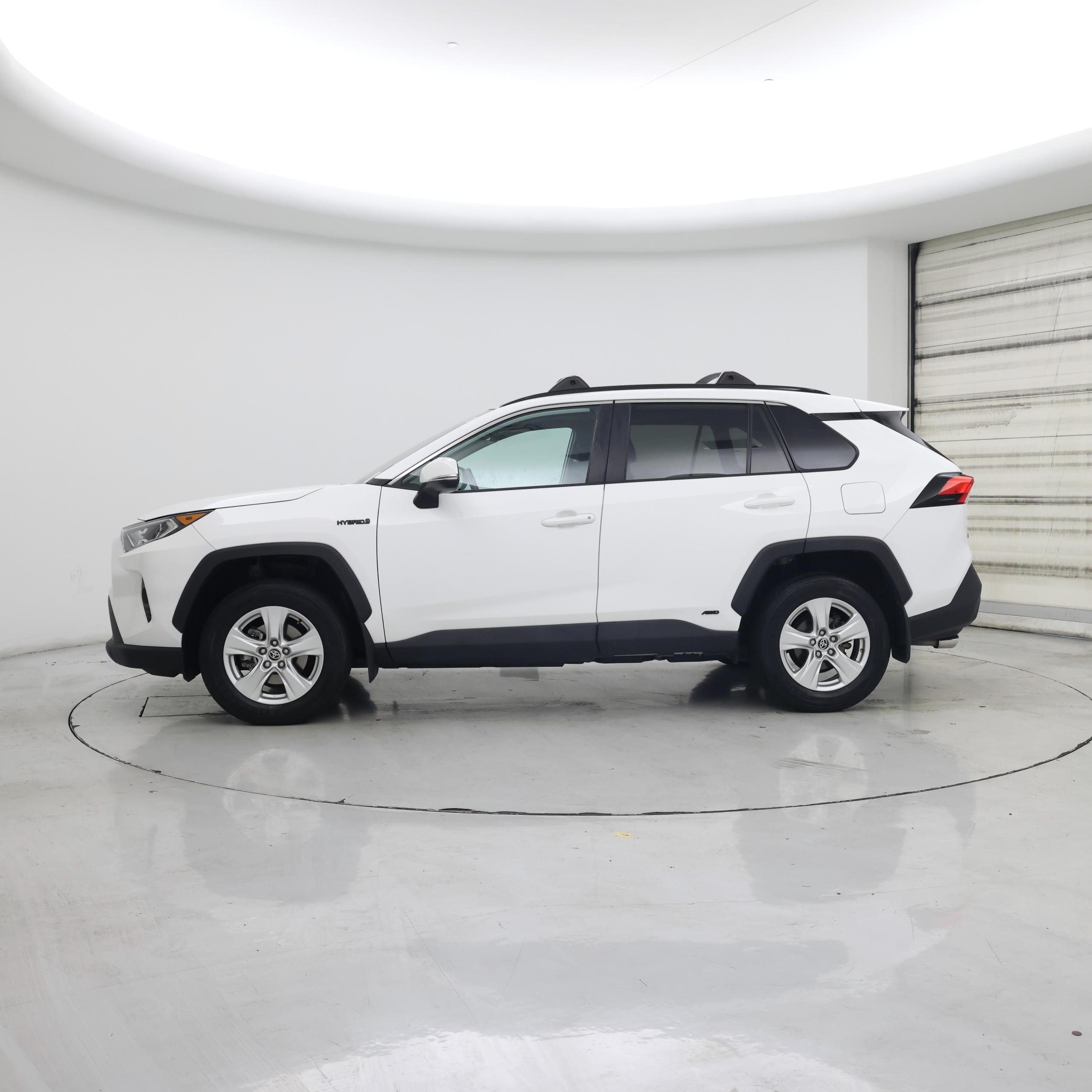 Thumbnail: 2021 Toyota RAV4 - 3