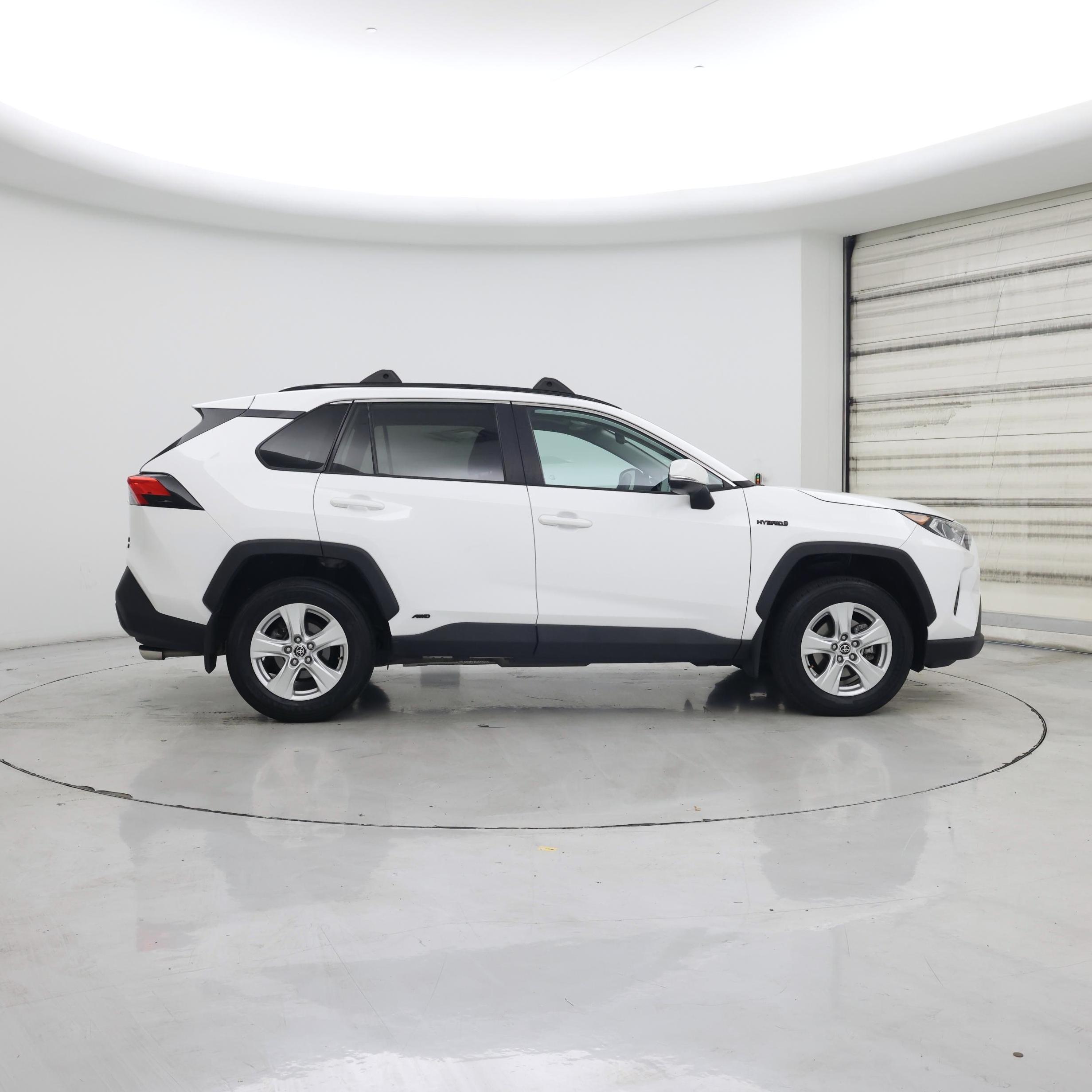 Thumbnail: 2021 Toyota RAV4 - 7