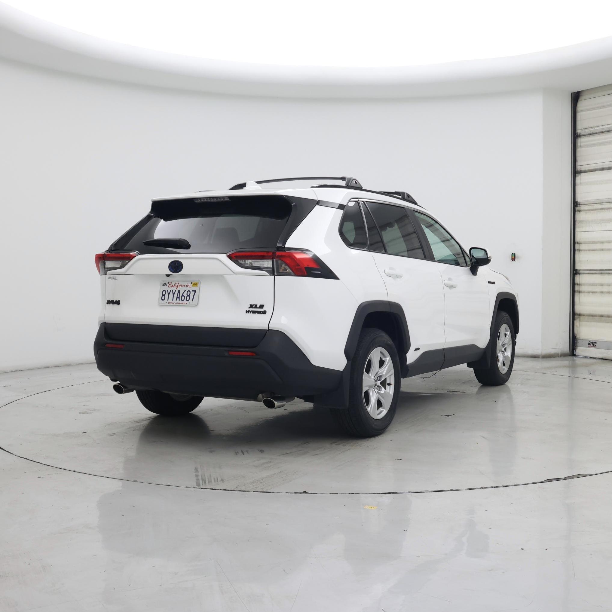 Thumbnail: 2021 Toyota RAV4 - 8