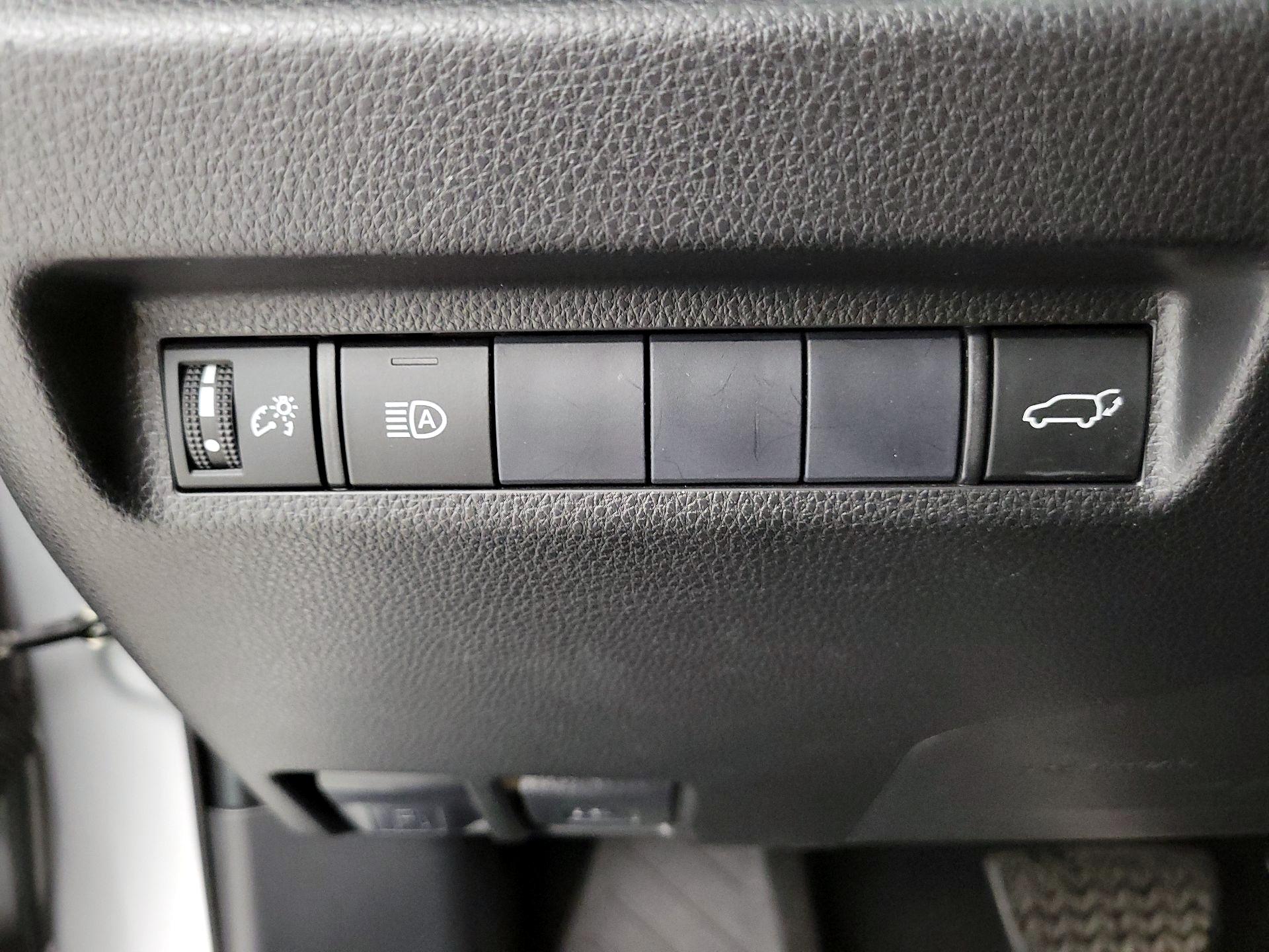 Thumbnail: 2019 Toyota RAV4 - 13