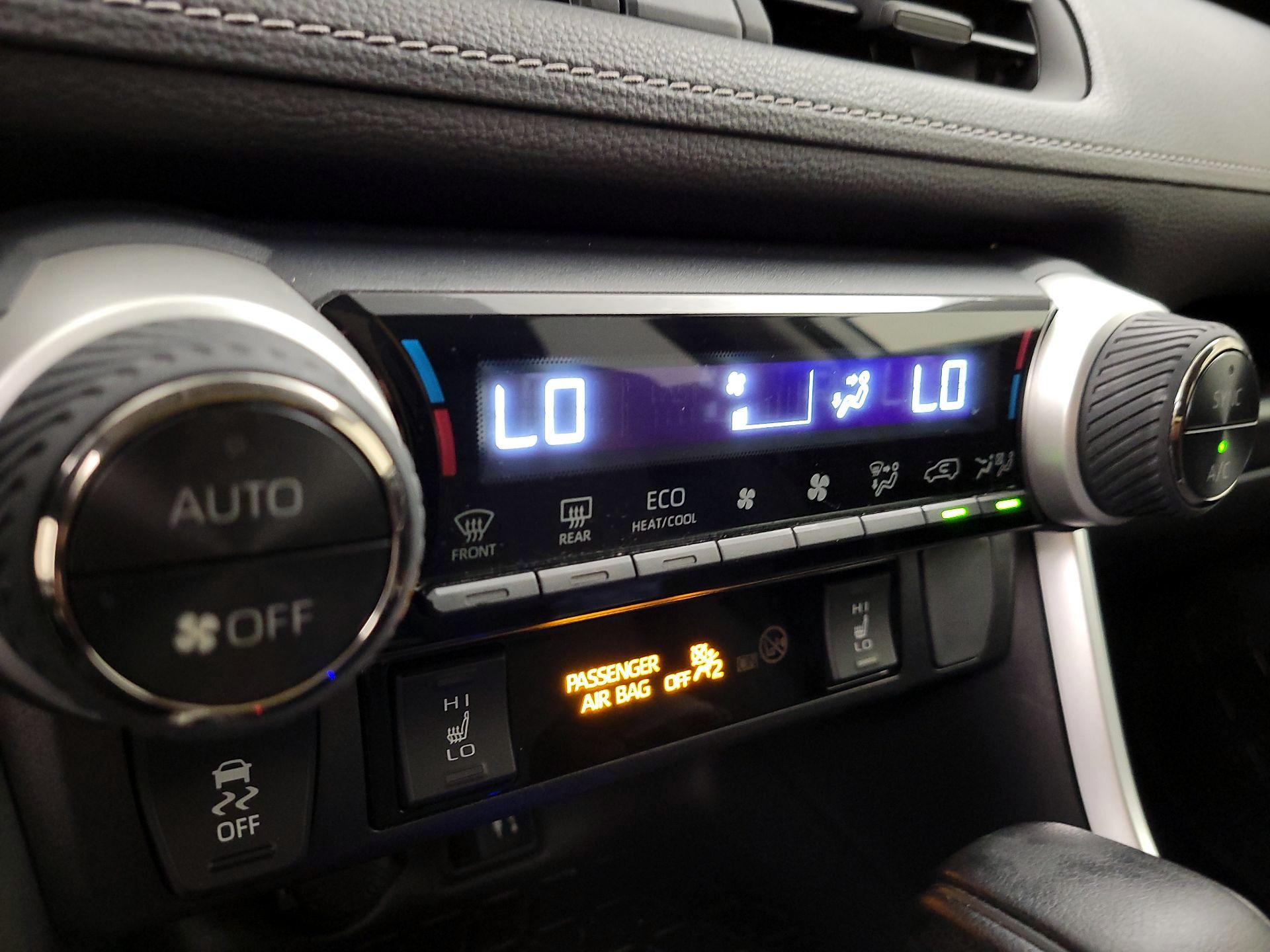 Thumbnail: 2019 Toyota RAV4 - 16
