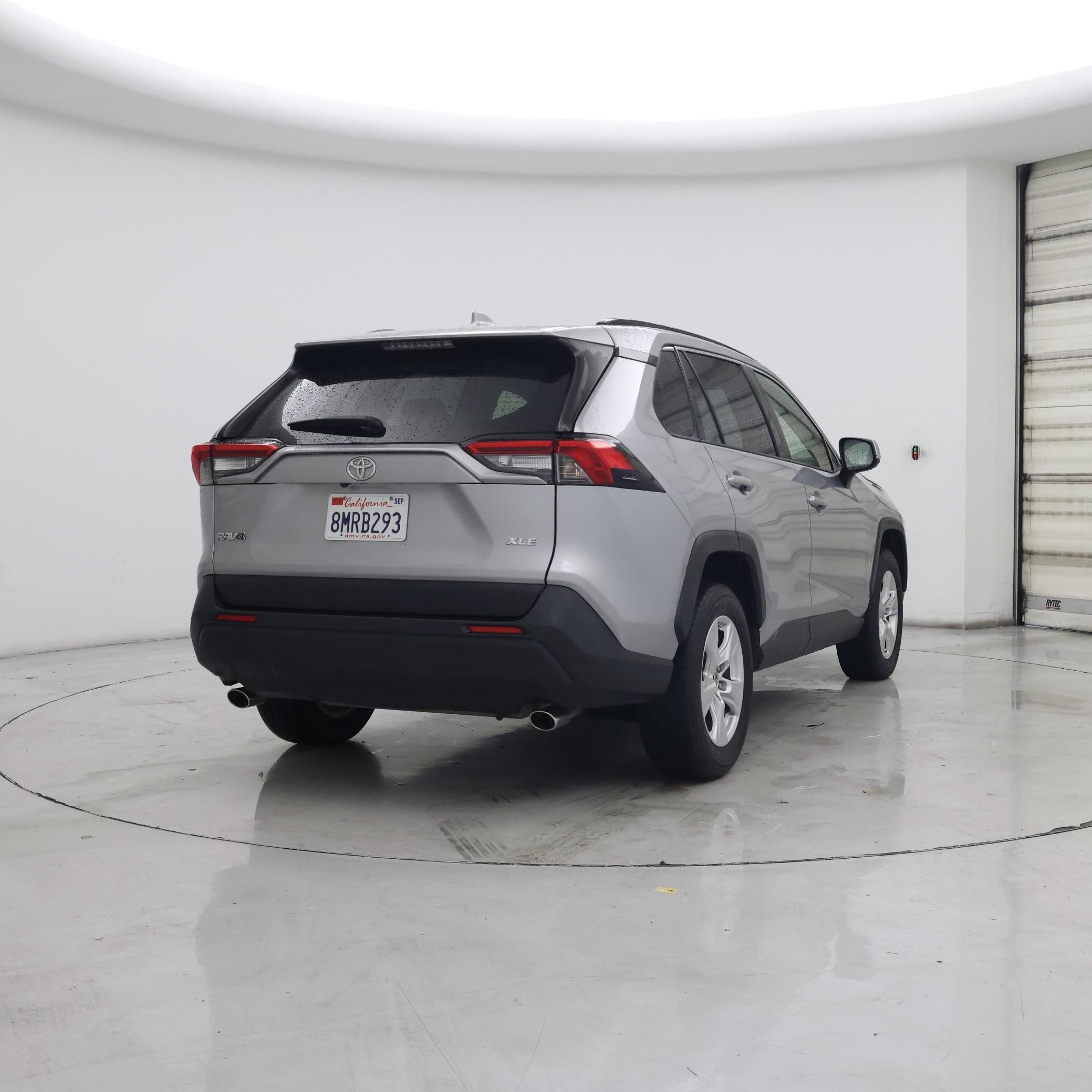 Thumbnail: 2019 Toyota RAV4 - 8