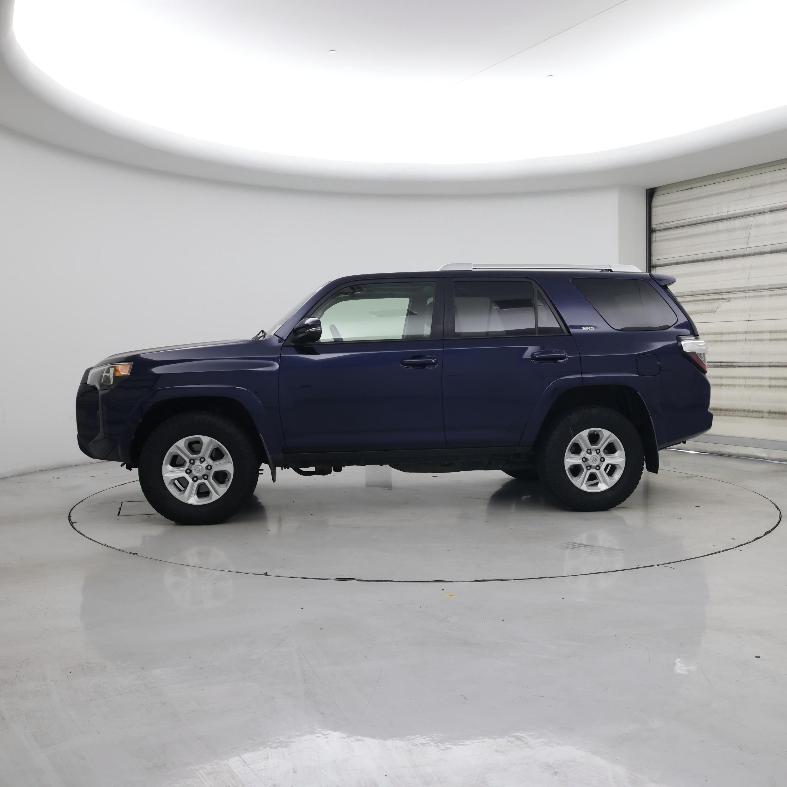 Thumbnail: 2016 Toyota 4Runner - 3