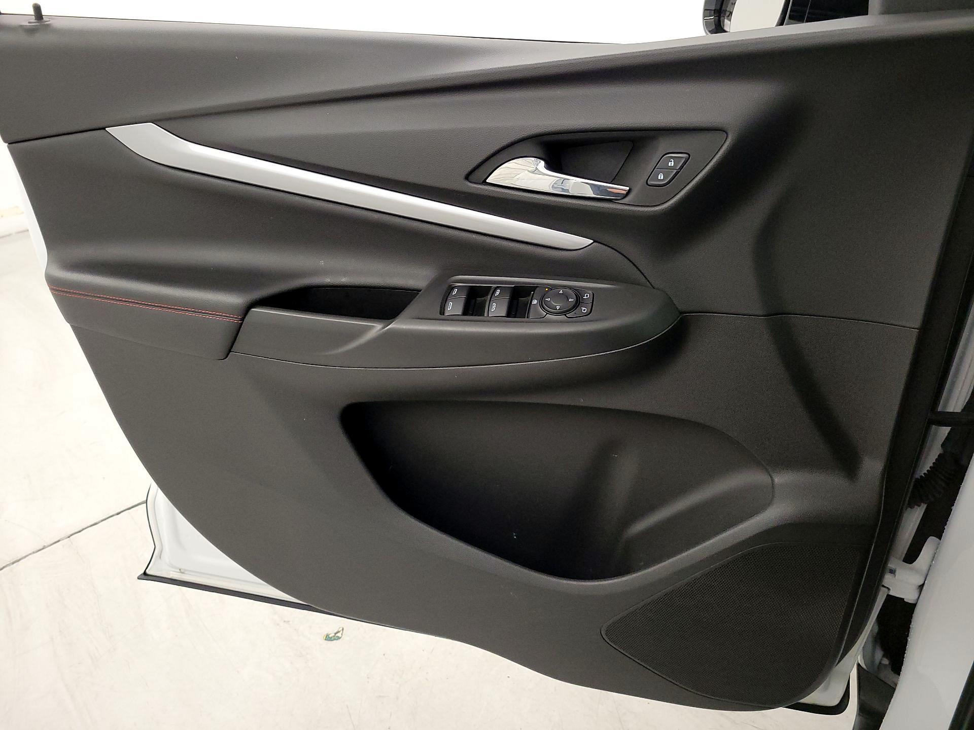 Thumbnail: 2023 Chevrolet Bolt EUV - 12