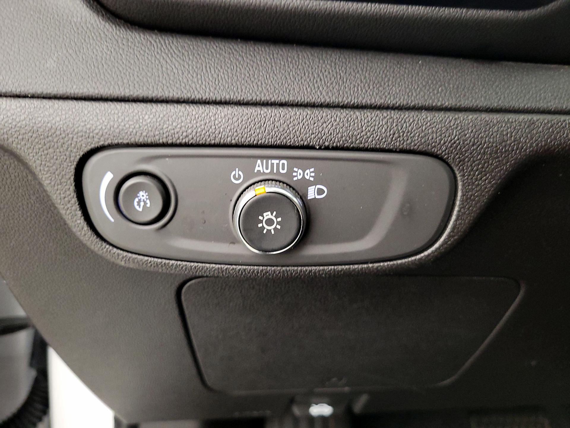 Thumbnail: 2023 Chevrolet Bolt EUV - 13