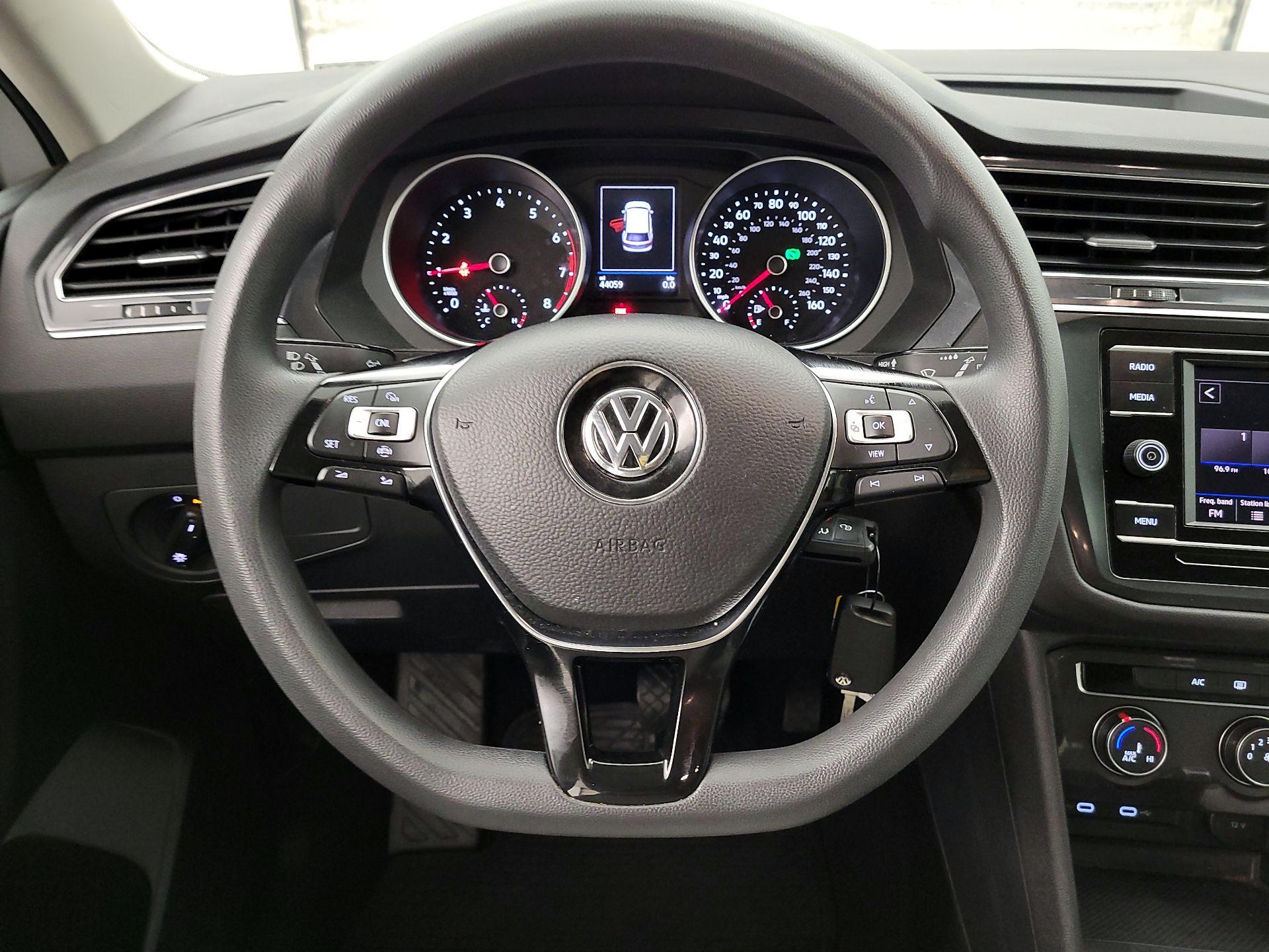 Thumbnail: 2020 Volkswagen Tiguan - 10