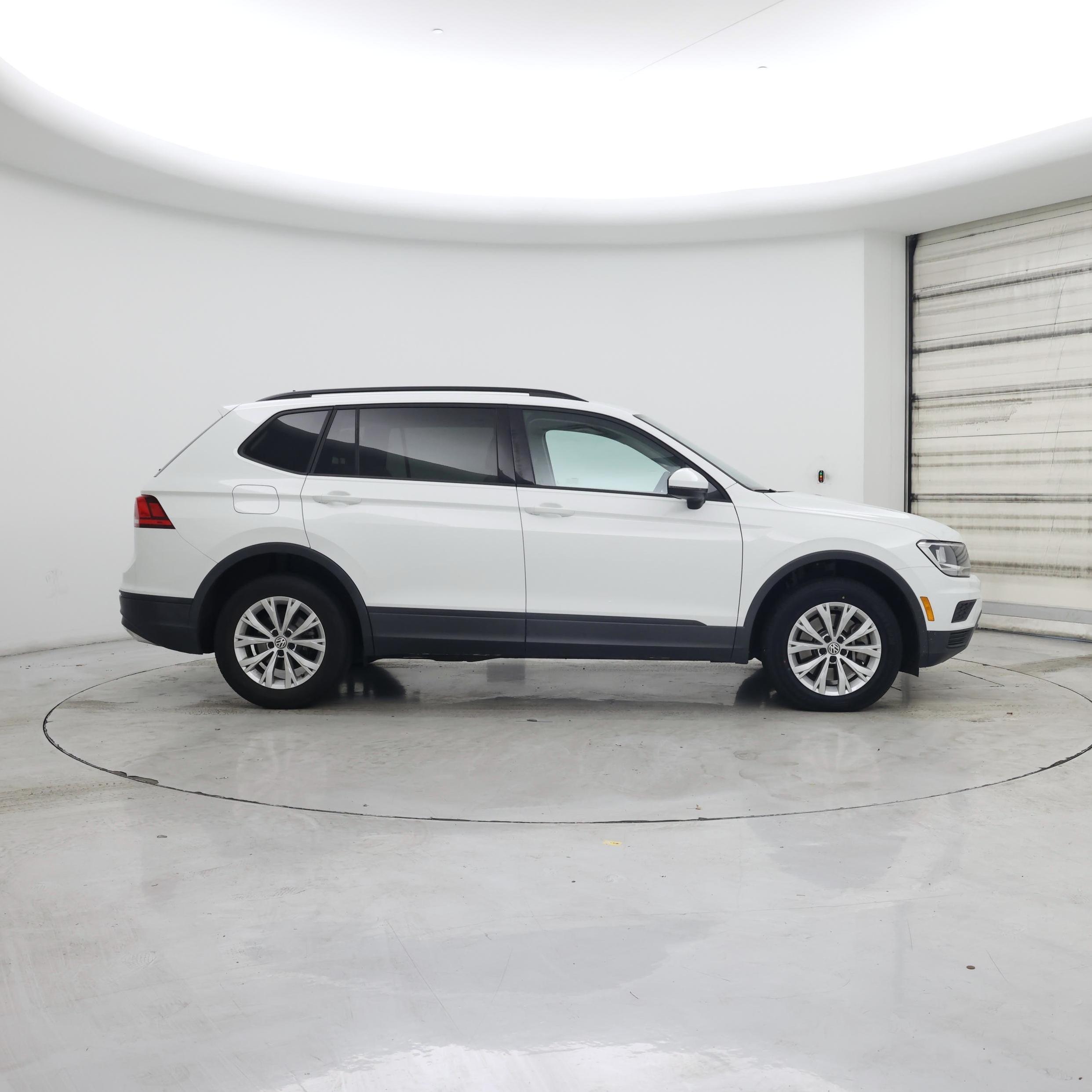 Thumbnail: 2020 Volkswagen Tiguan - 7