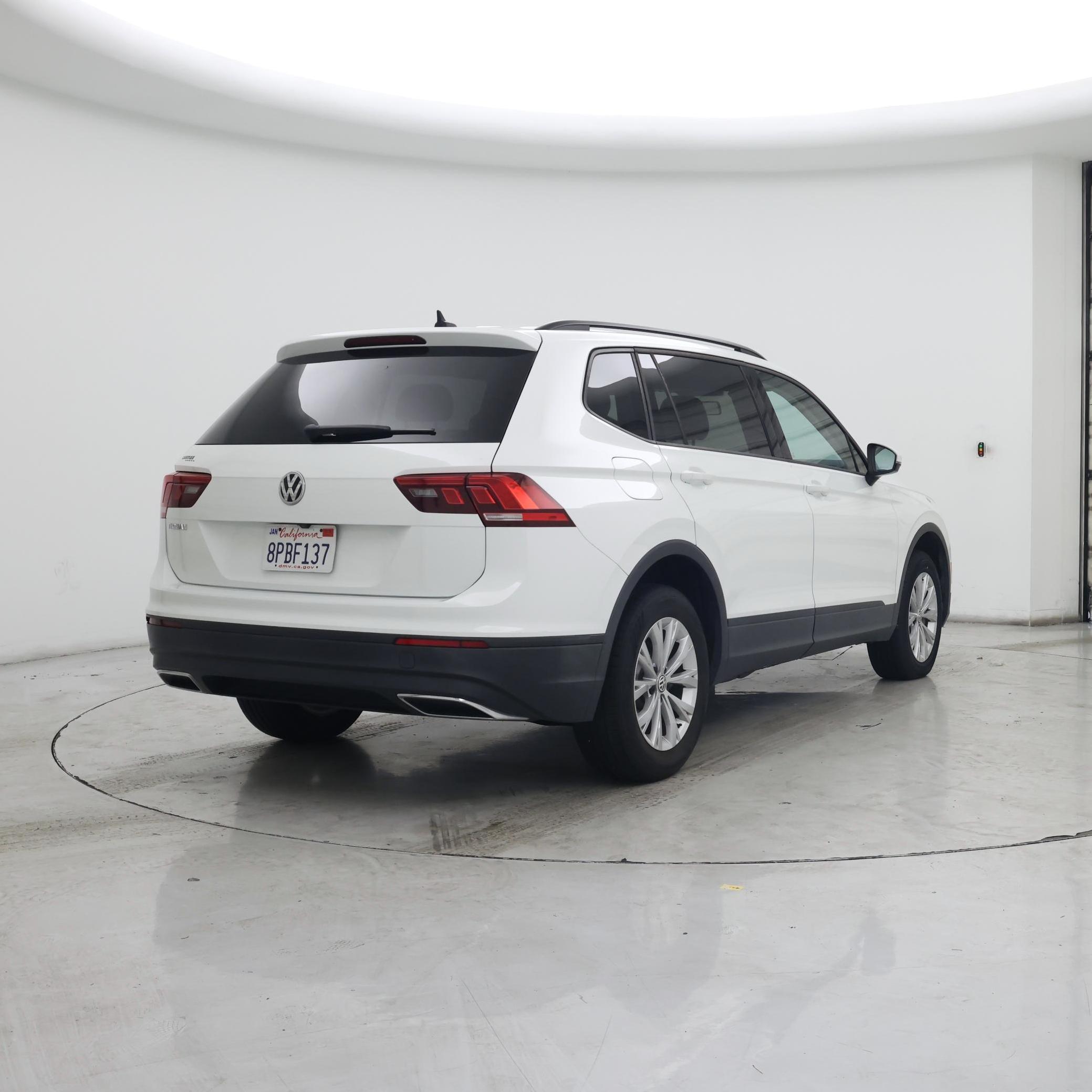 Thumbnail: 2020 Volkswagen Tiguan - 8