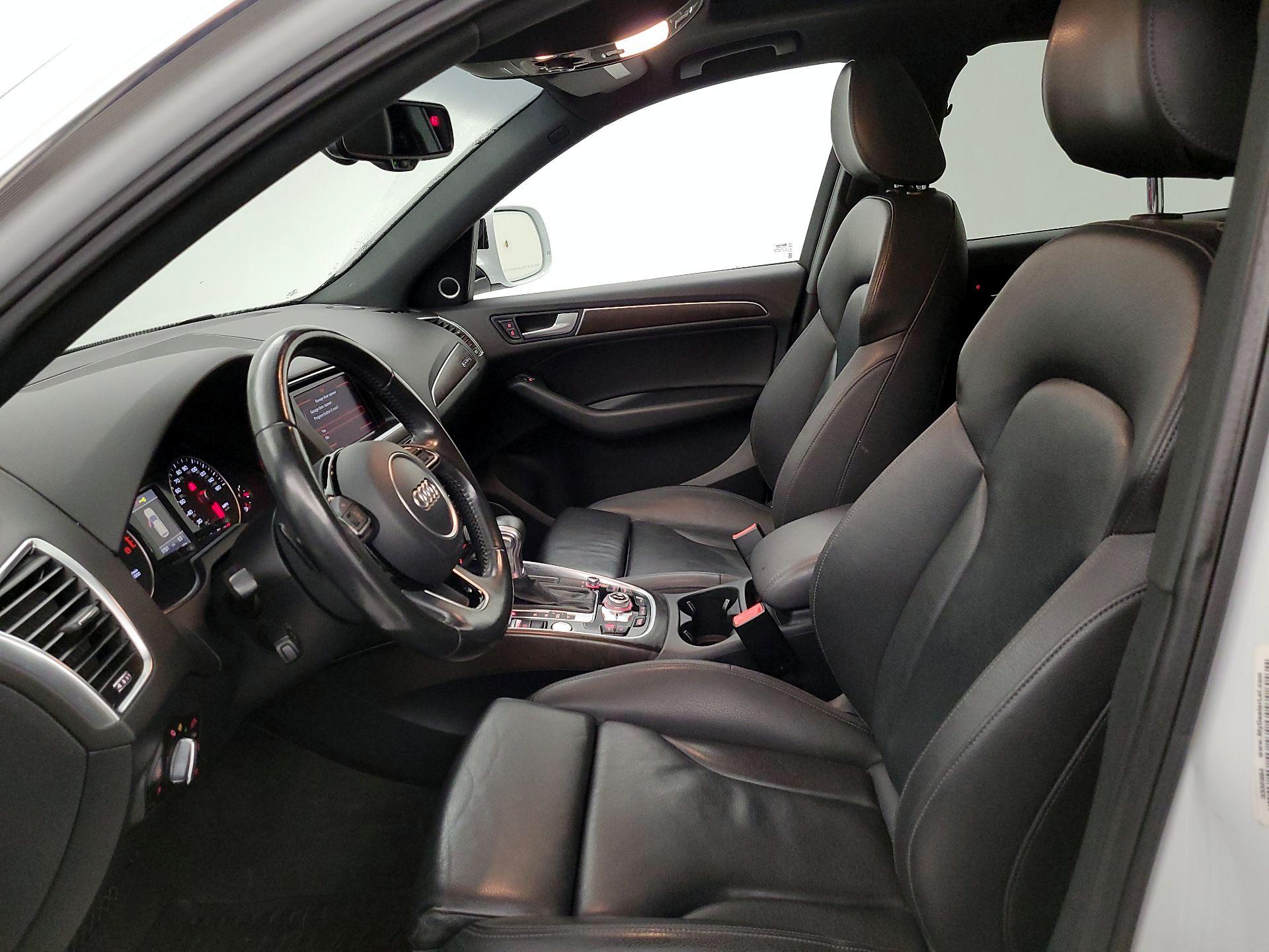 Thumbnail: 2016 Audi Q5 - 11