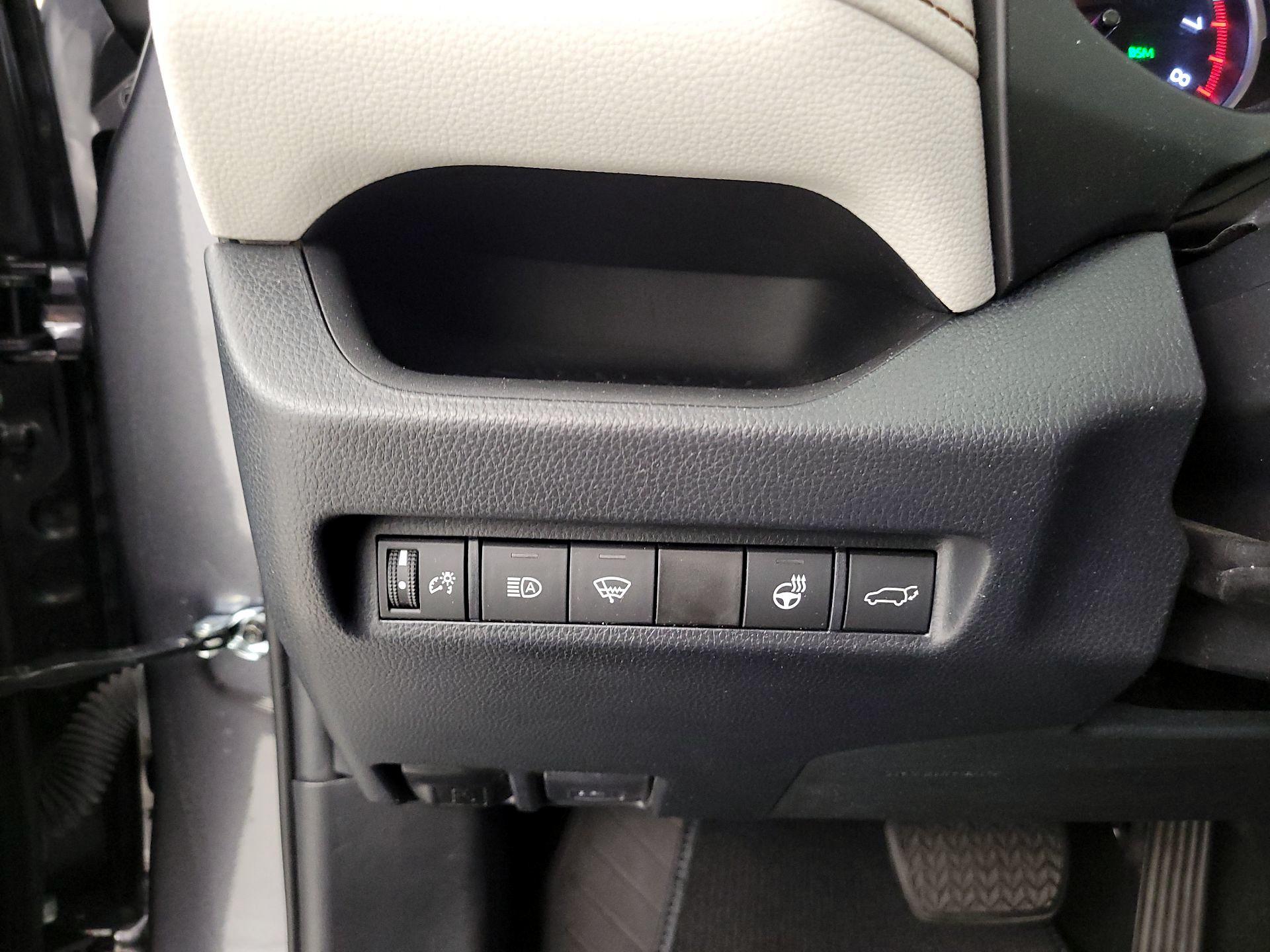 Thumbnail: 2021 Toyota RAV4 - 13