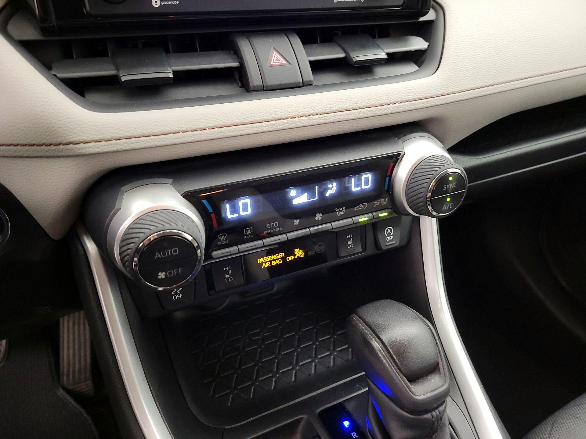 Thumbnail: 2021 Toyota RAV4 - 16