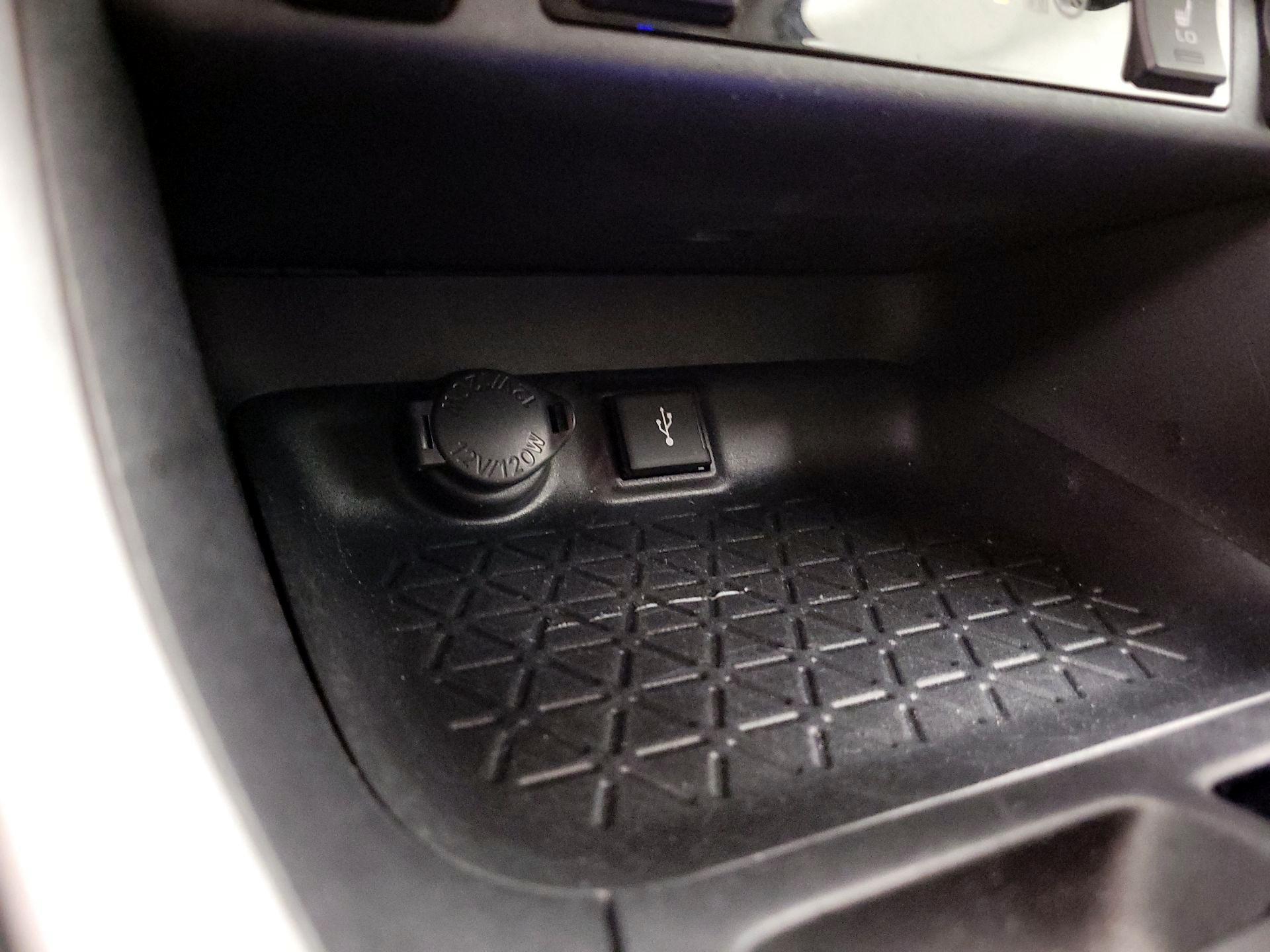 Thumbnail: 2021 Toyota RAV4 - 18