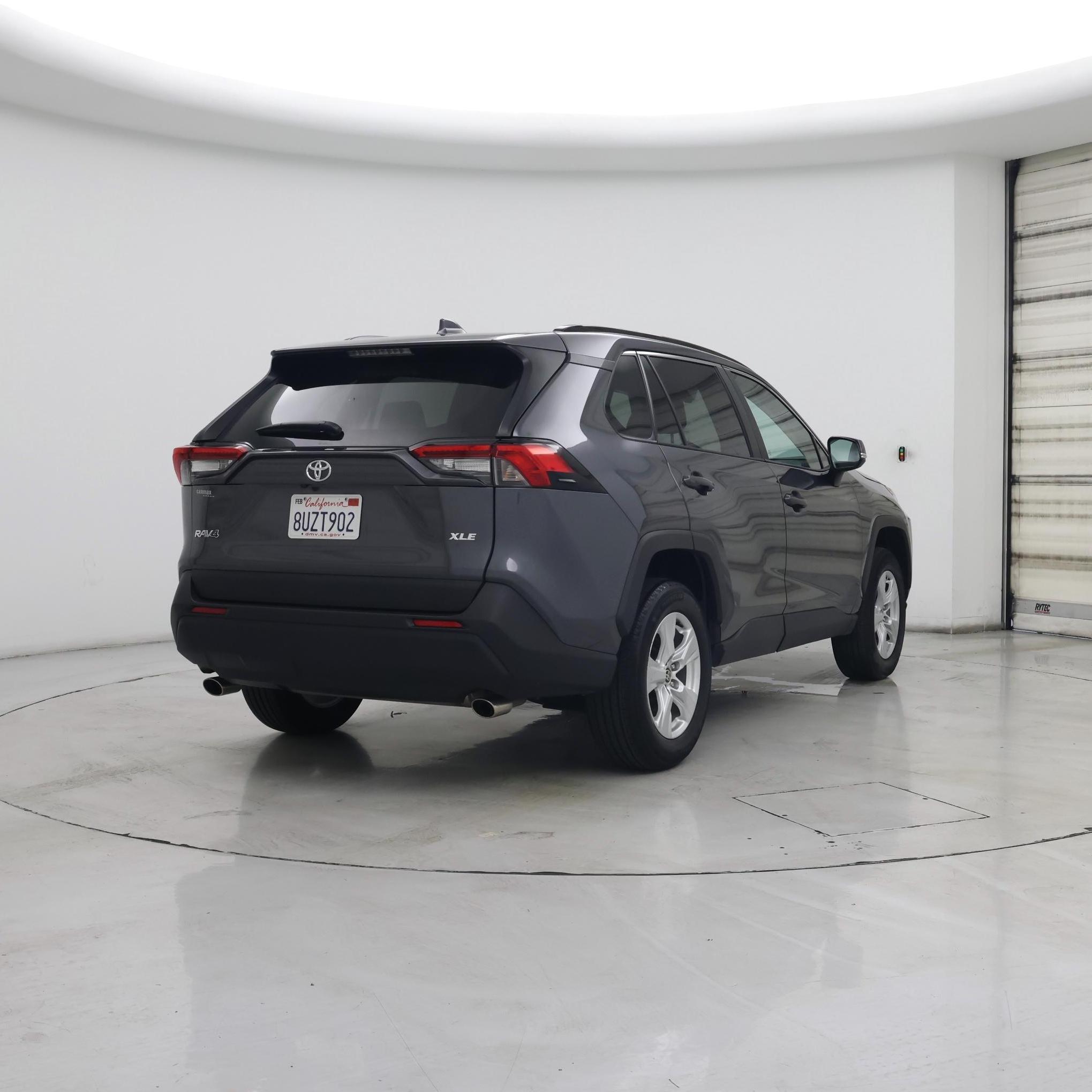 Thumbnail: 2021 Toyota RAV4 - 8
