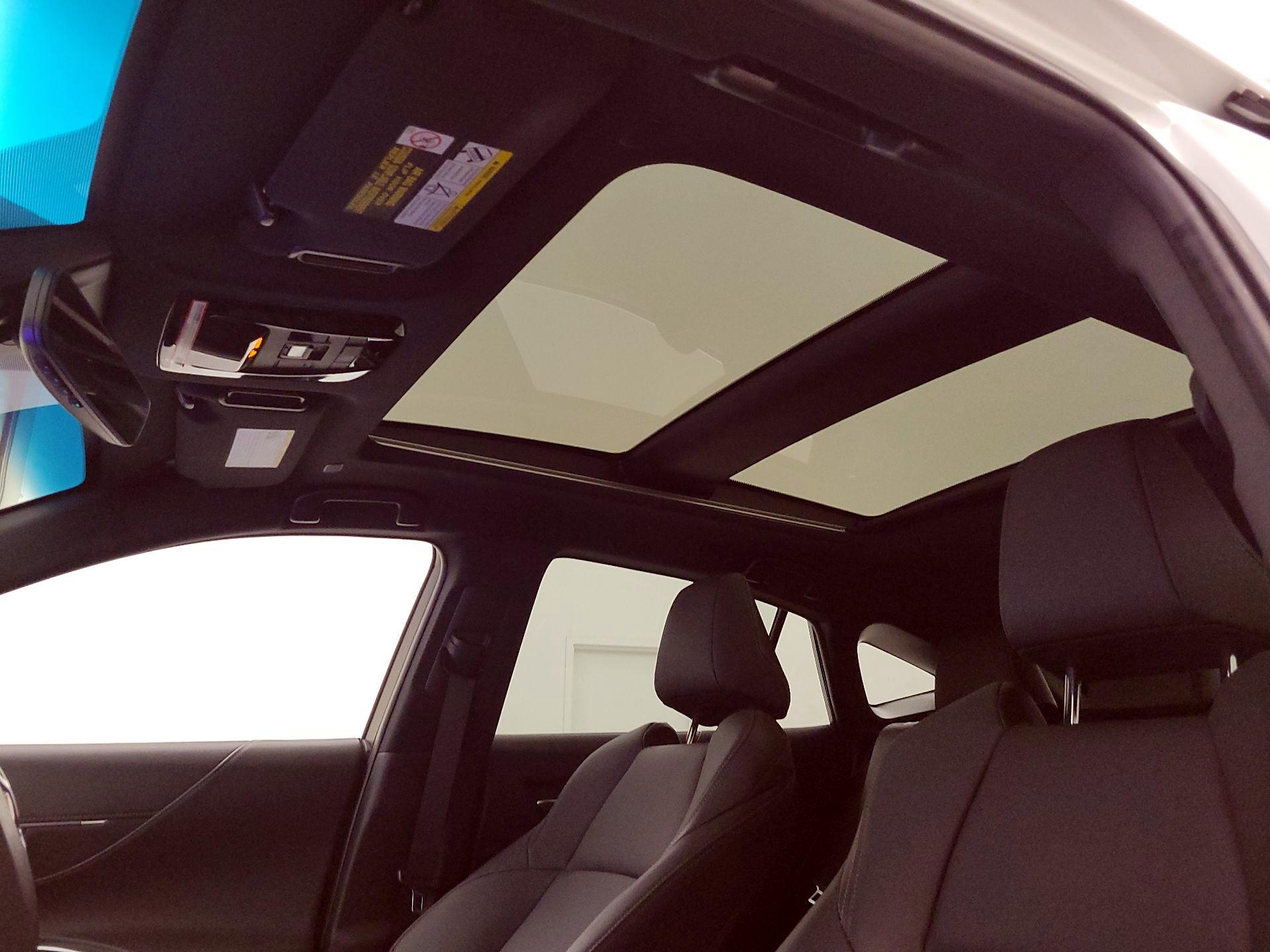 Thumbnail: 2024 Toyota Venza - 19