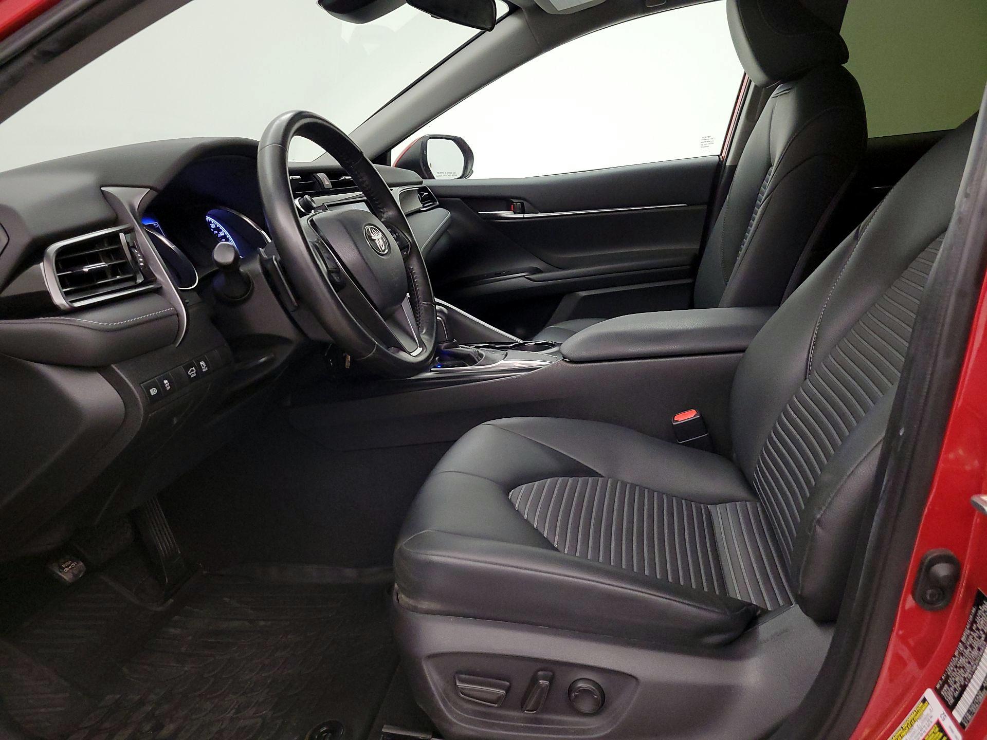 Thumbnail: 2019 Toyota Camry - 11