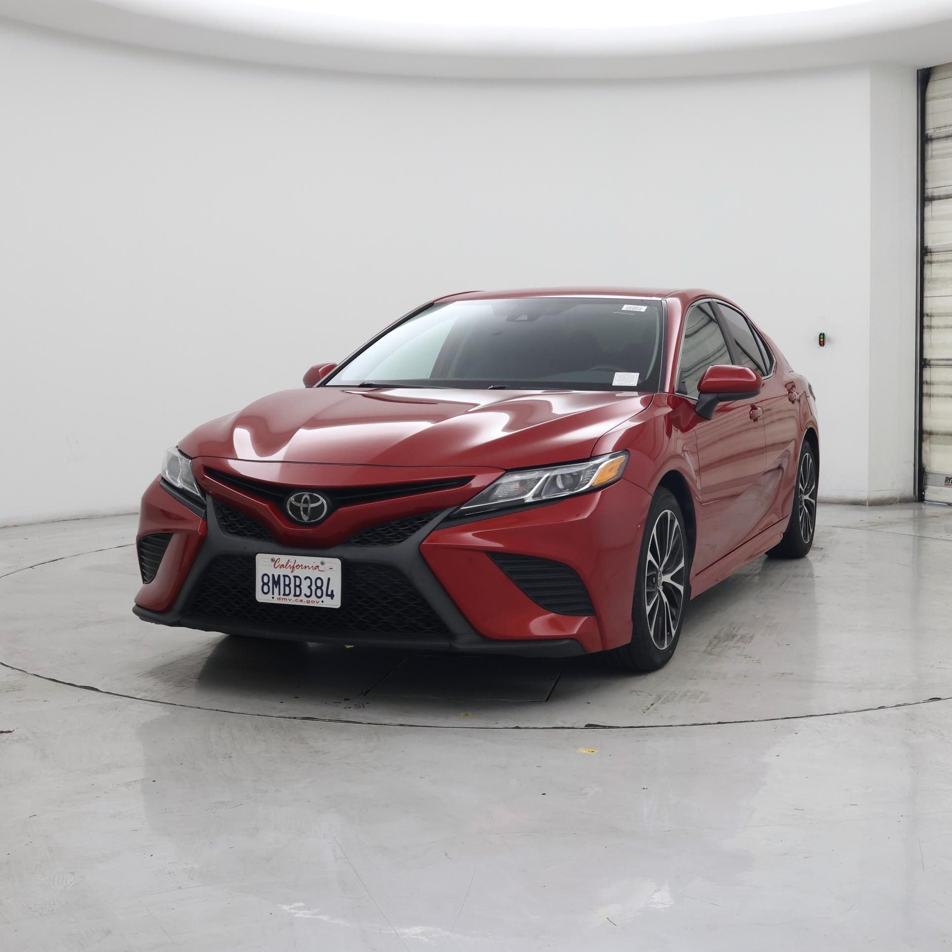 Thumbnail: 2019 Toyota Camry - 4