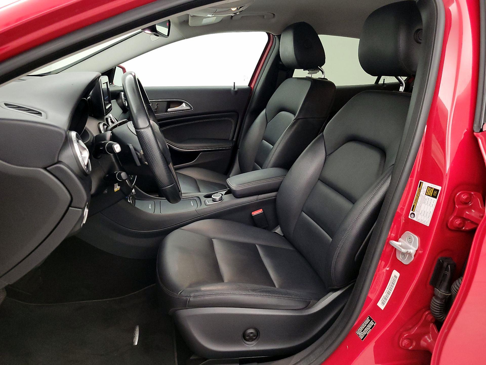 Thumbnail: 2015 Mercedes-Benz GLA - 11