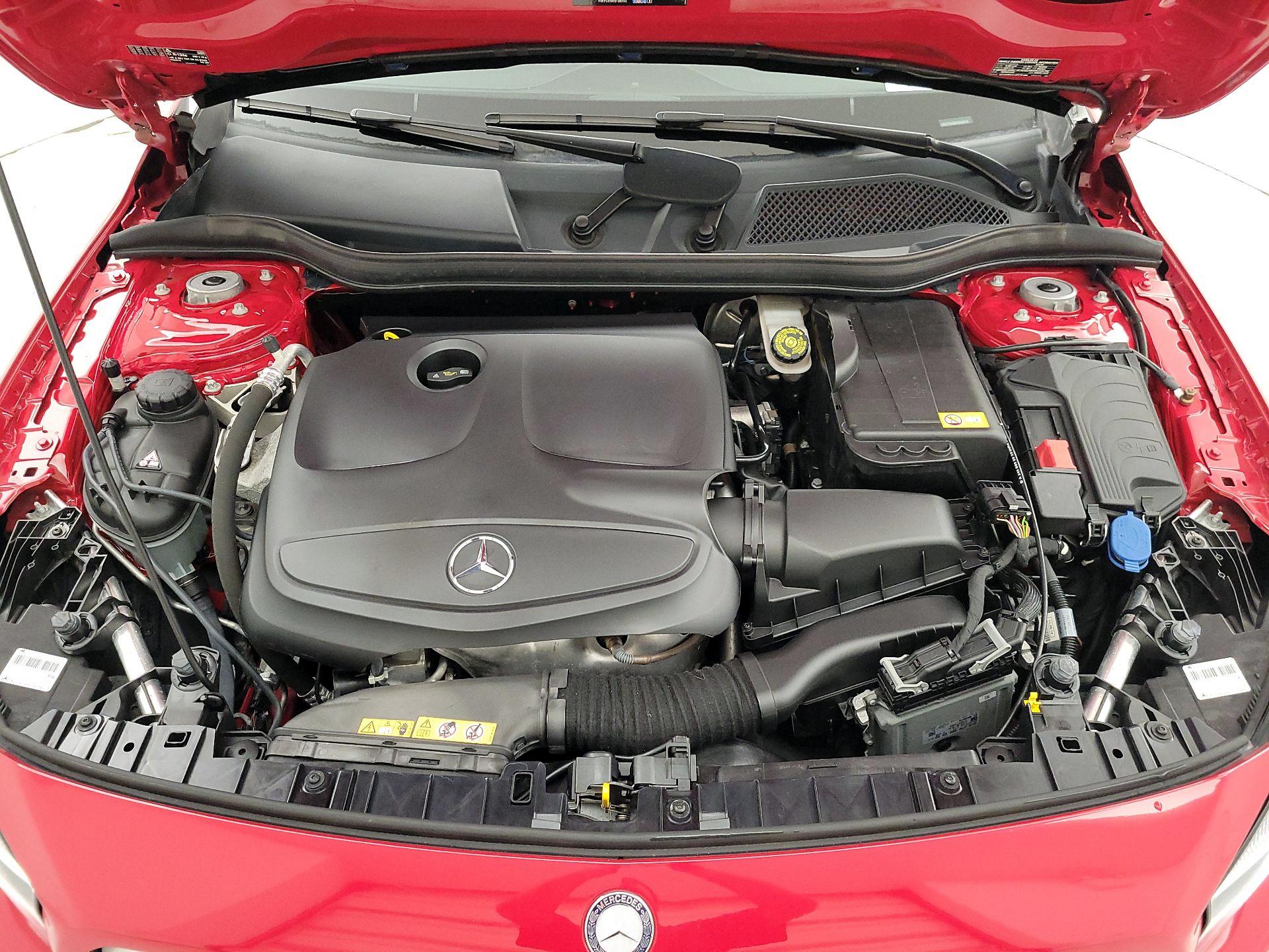 Thumbnail: 2015 Mercedes-Benz GLA - 20