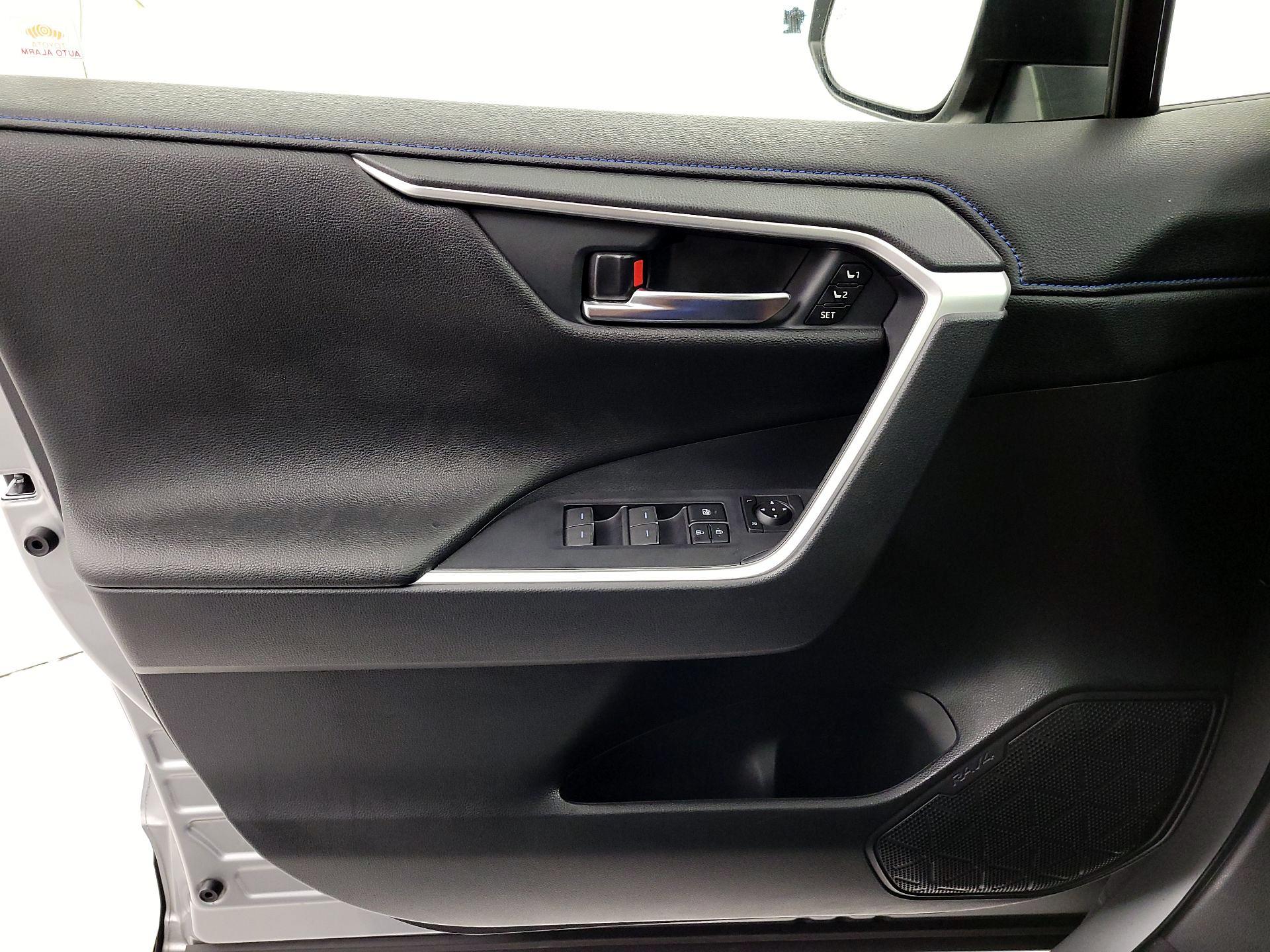 Thumbnail: 2023 Toyota RAV4 - 12