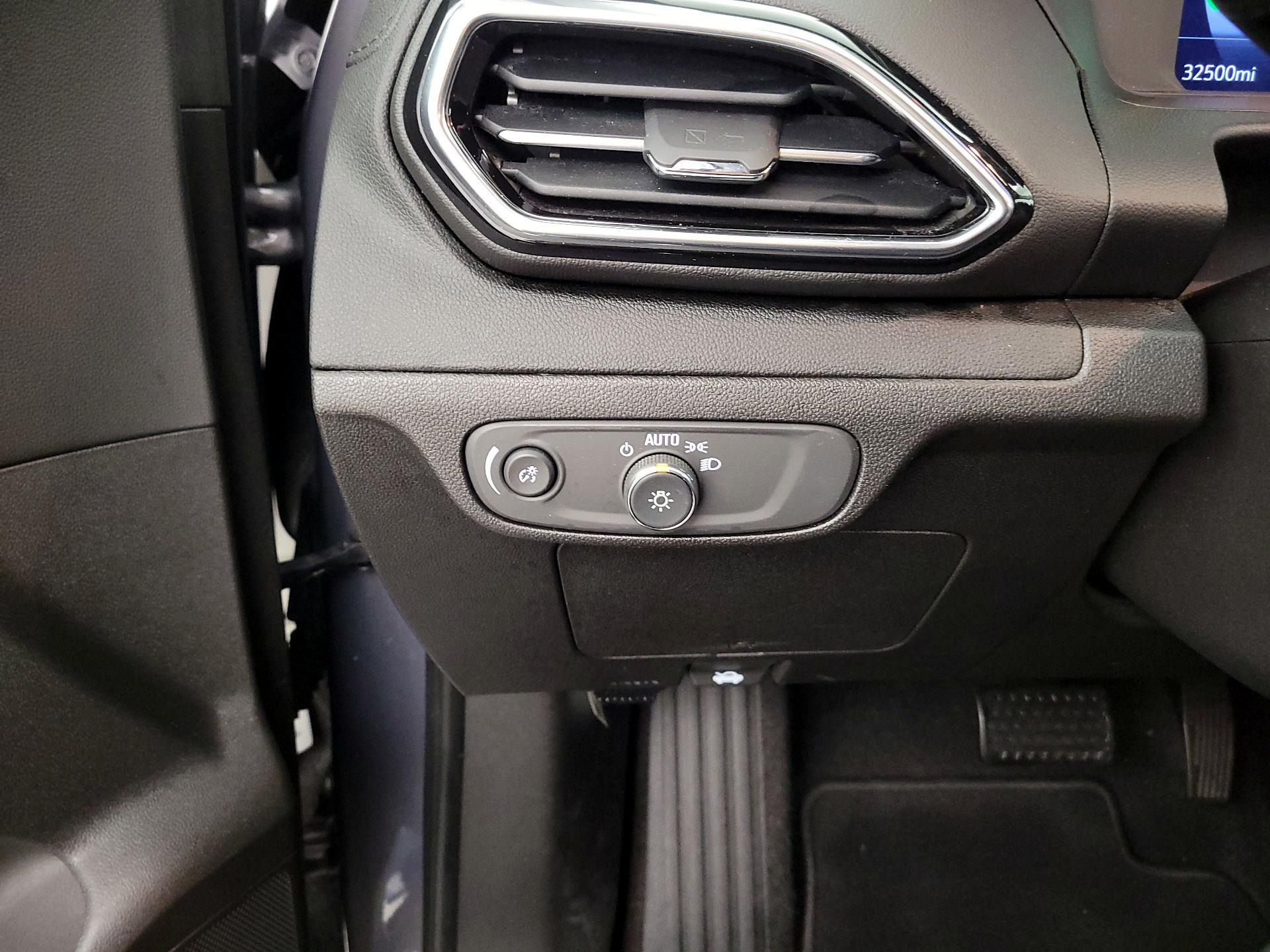 Thumbnail: 2023 Chevrolet Bolt EUV - 13