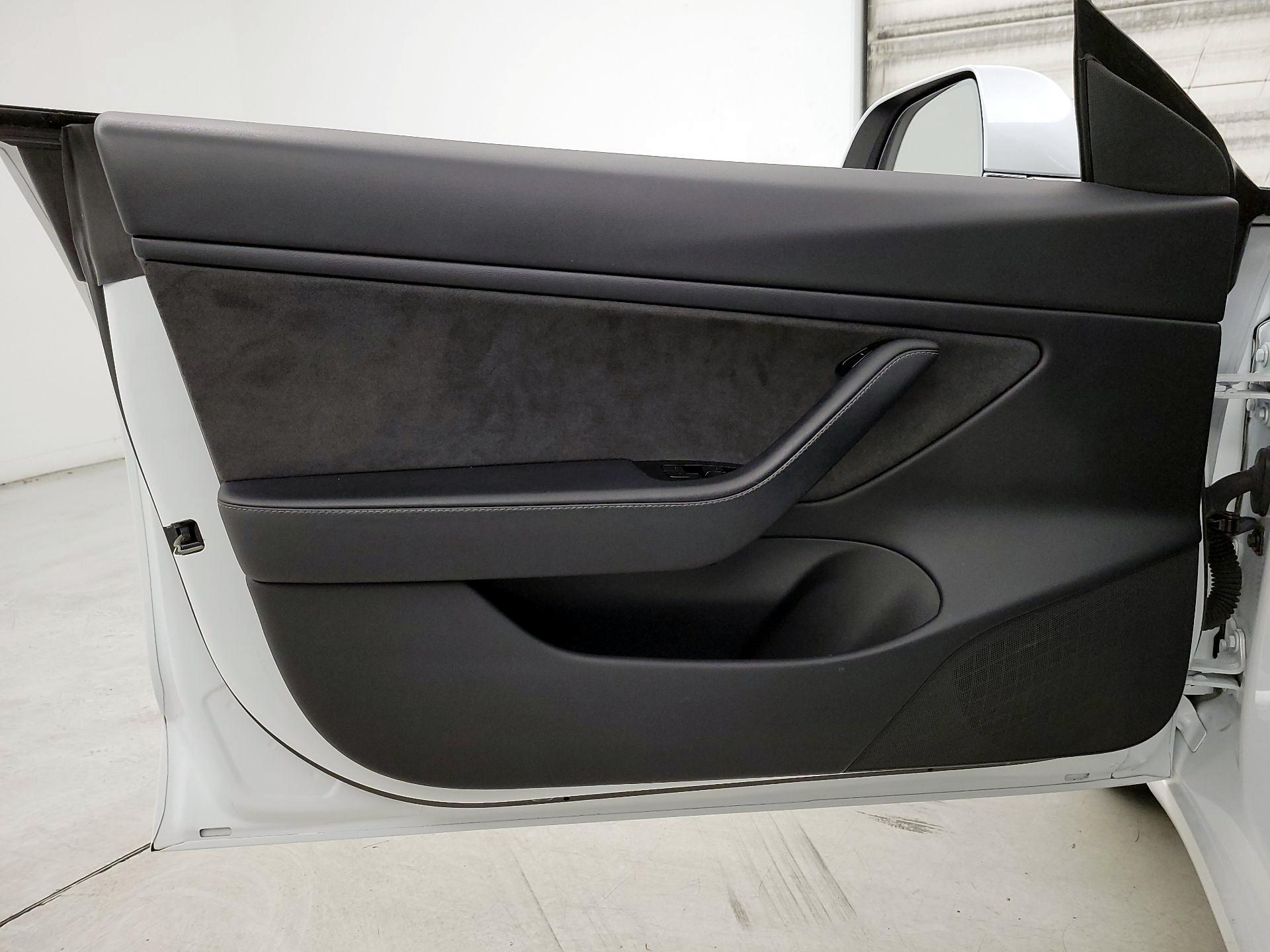 Thumbnail: 2020 Tesla Model 3 - 12