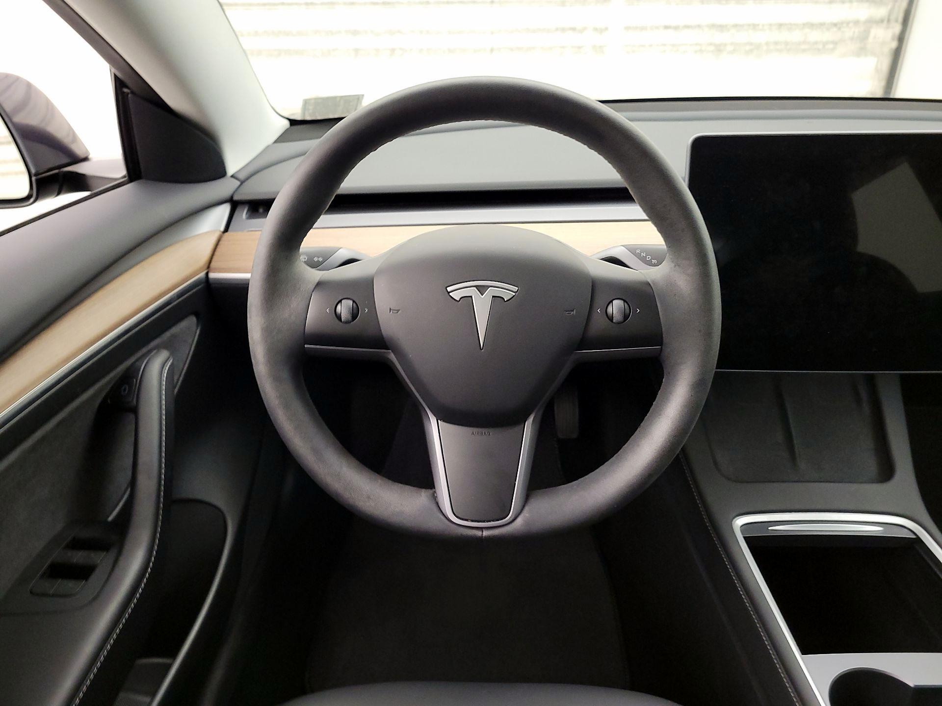 Thumbnail: 2023 Tesla Model 3 - 10