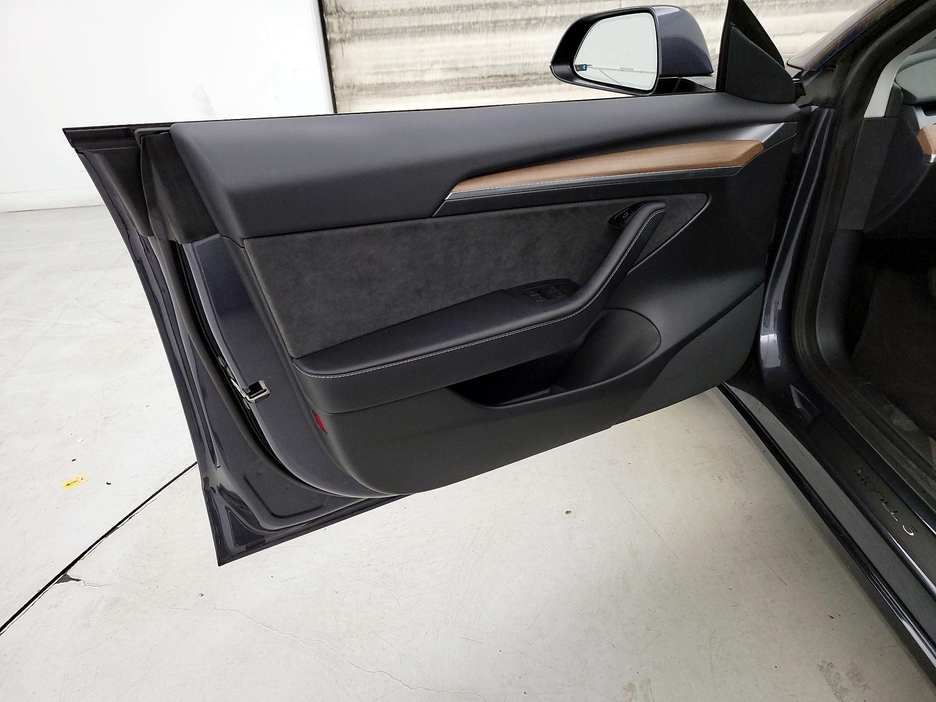 Thumbnail: 2023 Tesla Model 3 - 12