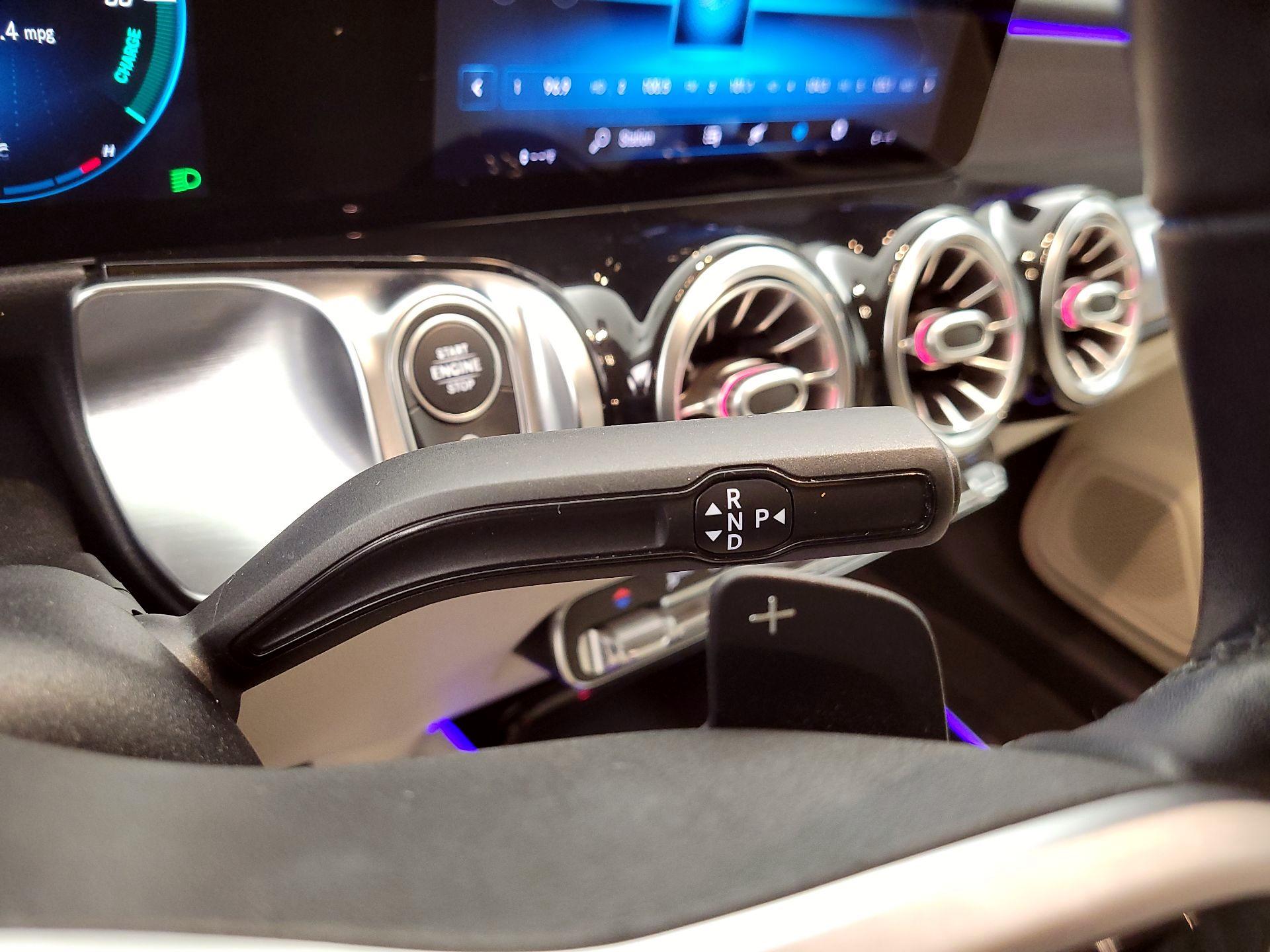 Thumbnail: 2020 Mercedes-Benz GLB - 17