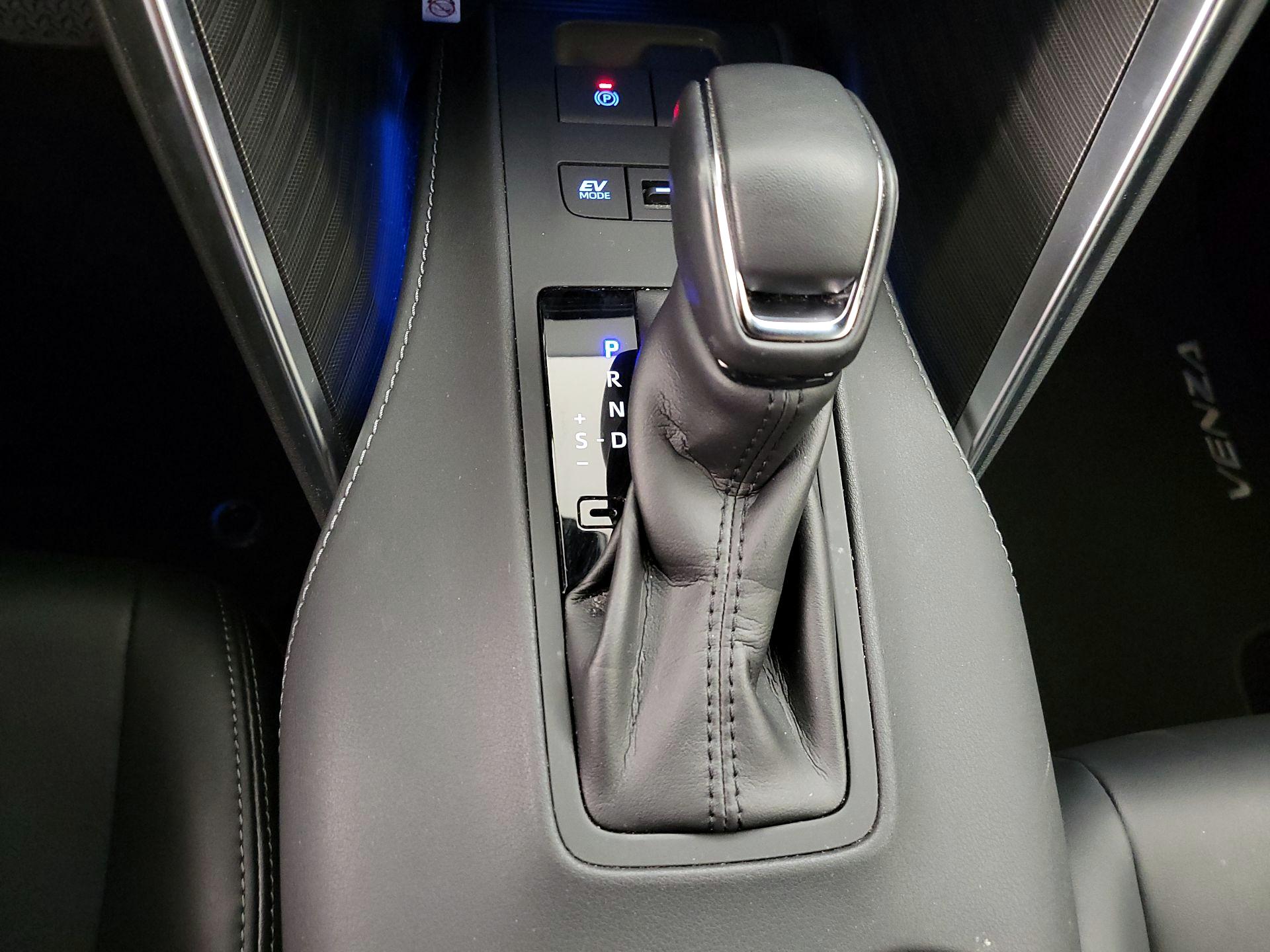 Thumbnail: 2021 Toyota Venza - 17
