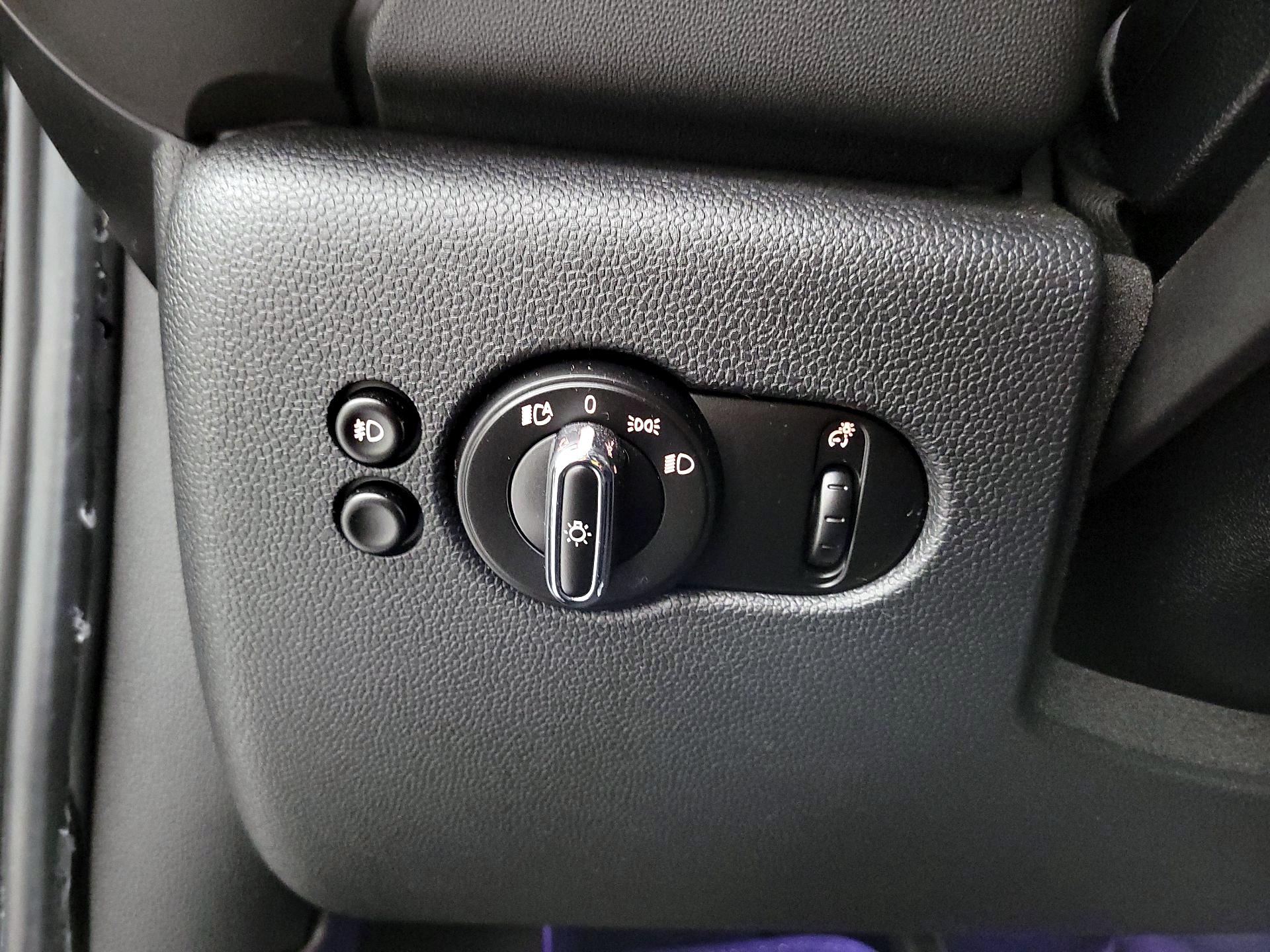 Thumbnail: 2020 MINI Cooper Hardtop - 13