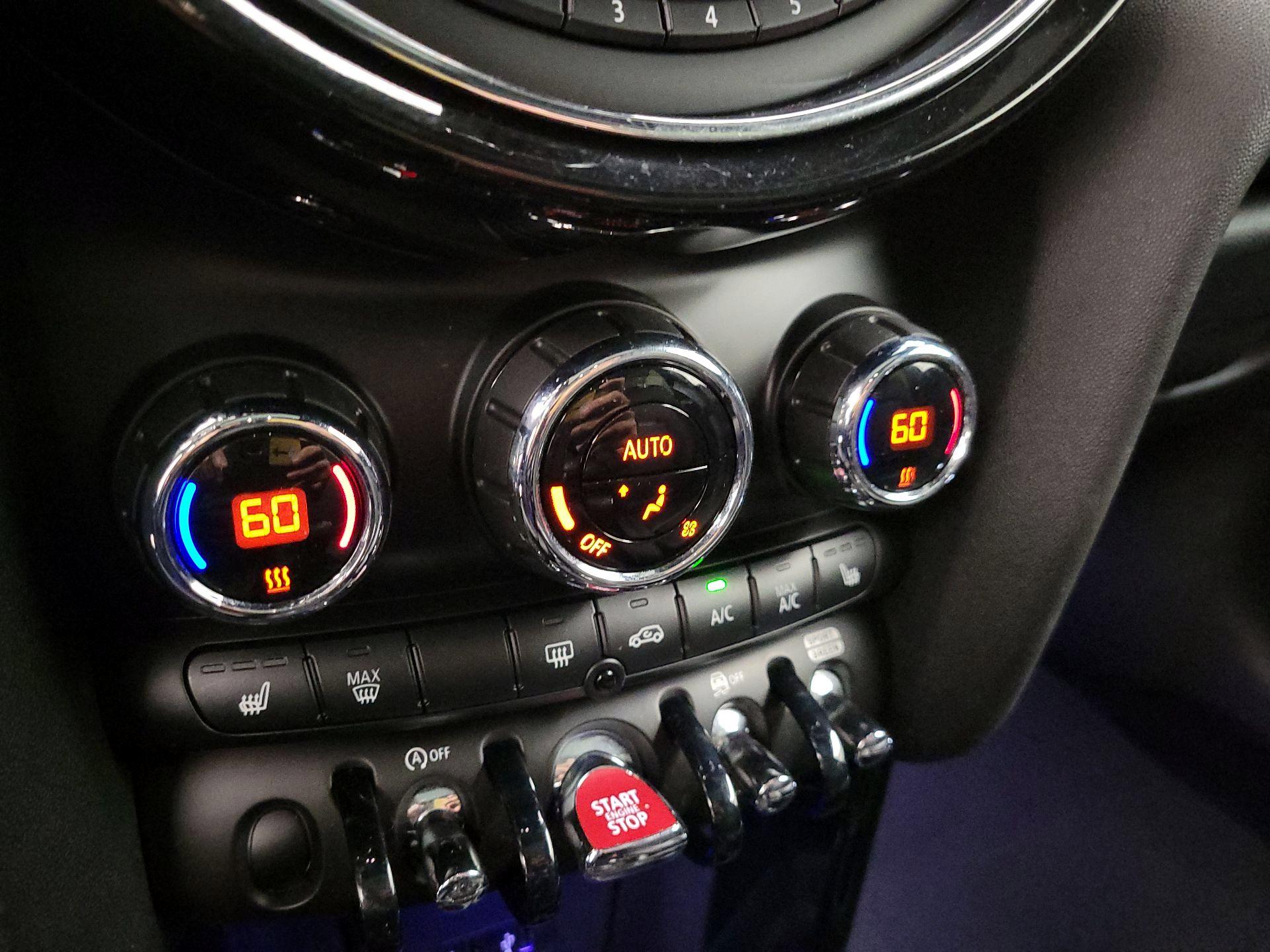 Thumbnail: 2020 MINI Cooper Hardtop - 17