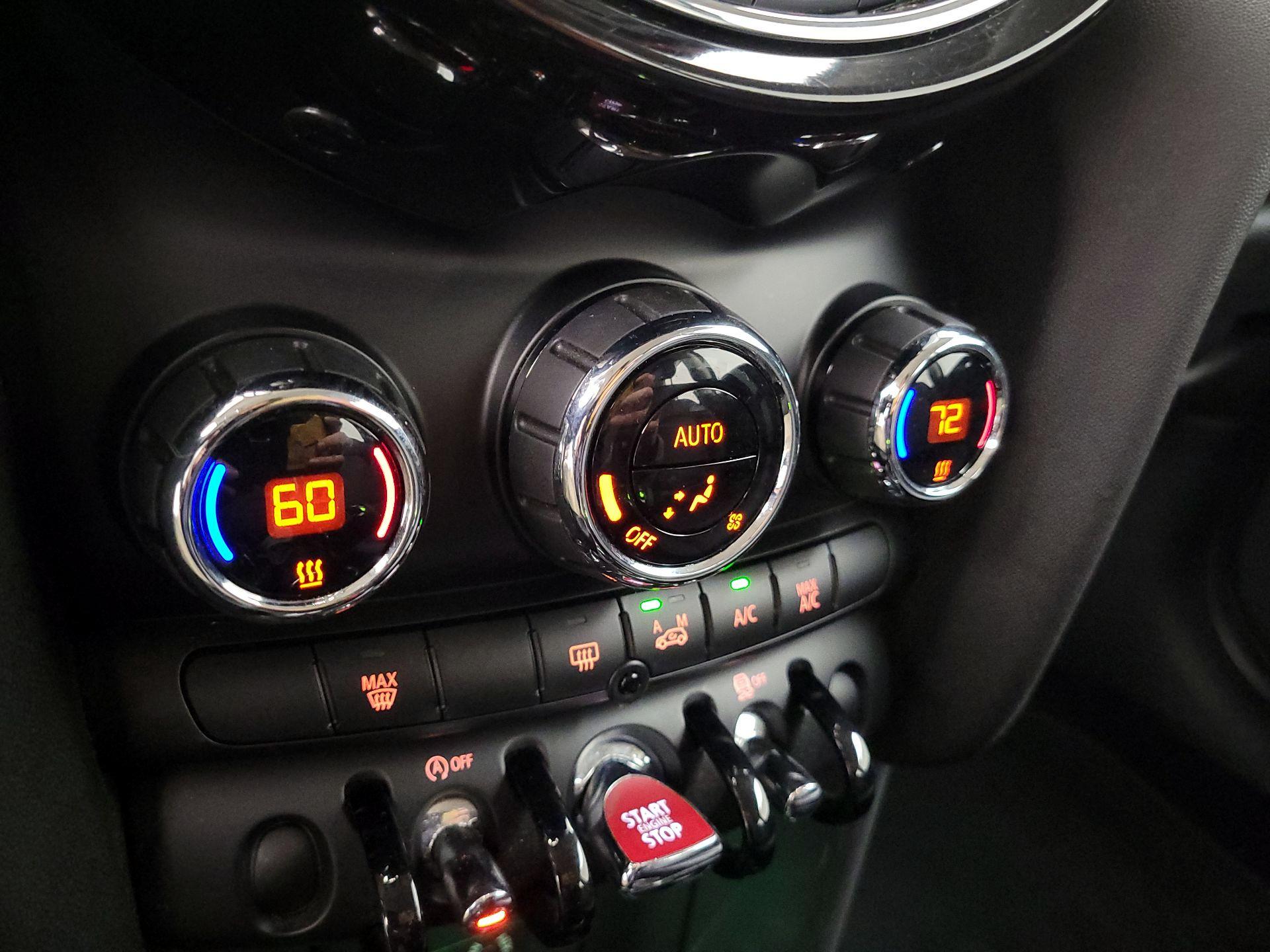 Thumbnail: 2015 MINI Cooper Hardtop - 15