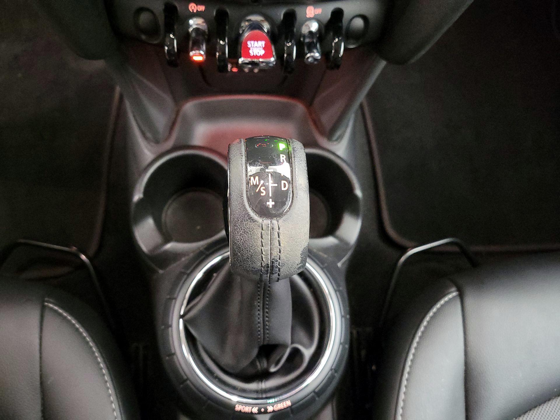 Thumbnail: 2015 MINI Cooper Hardtop - 16